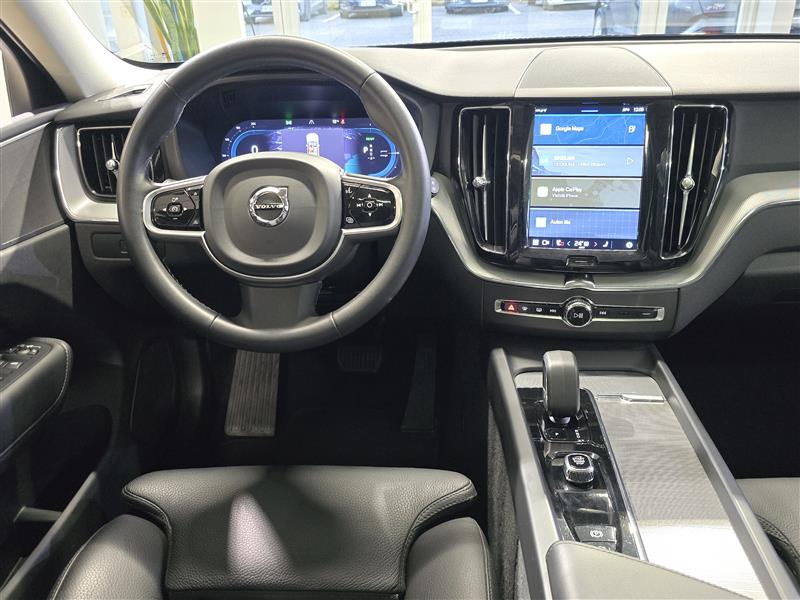 VOLVO XC60 2023