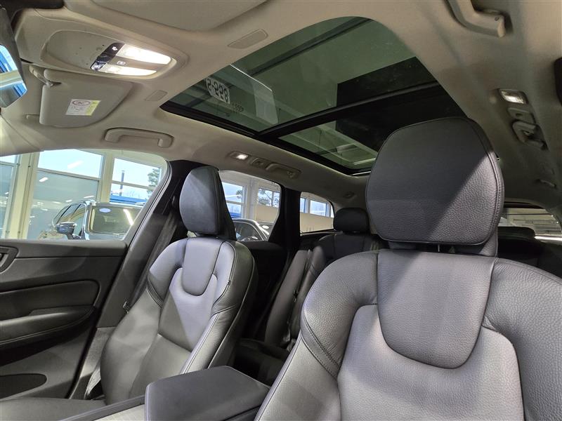 VOLVO XC60 2023