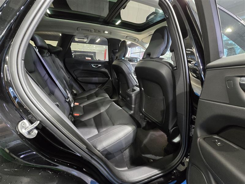 VOLVO XC60 2023