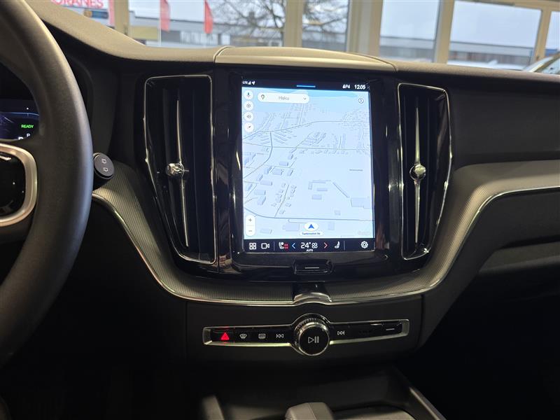 VOLVO XC60 2023