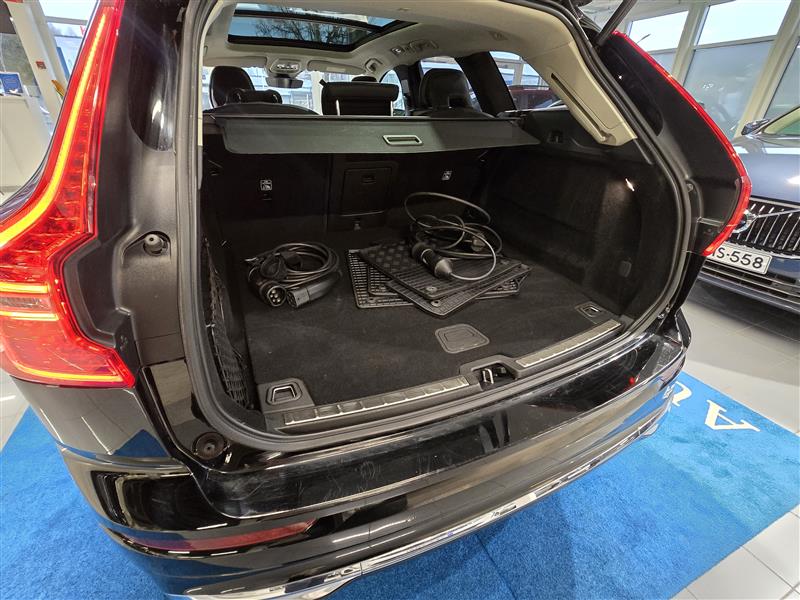 VOLVO XC60 2023