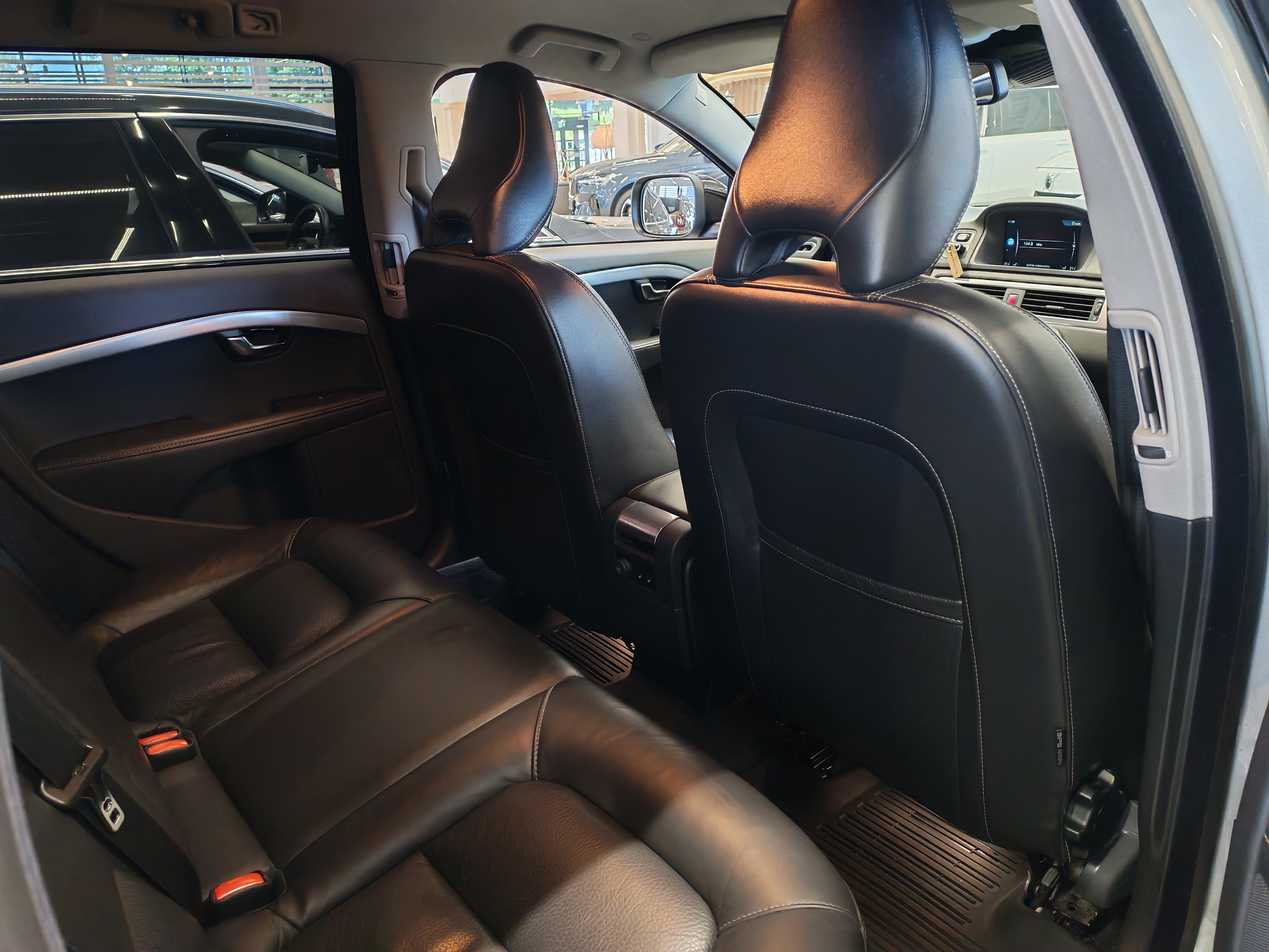 VOLVO XC70 2015