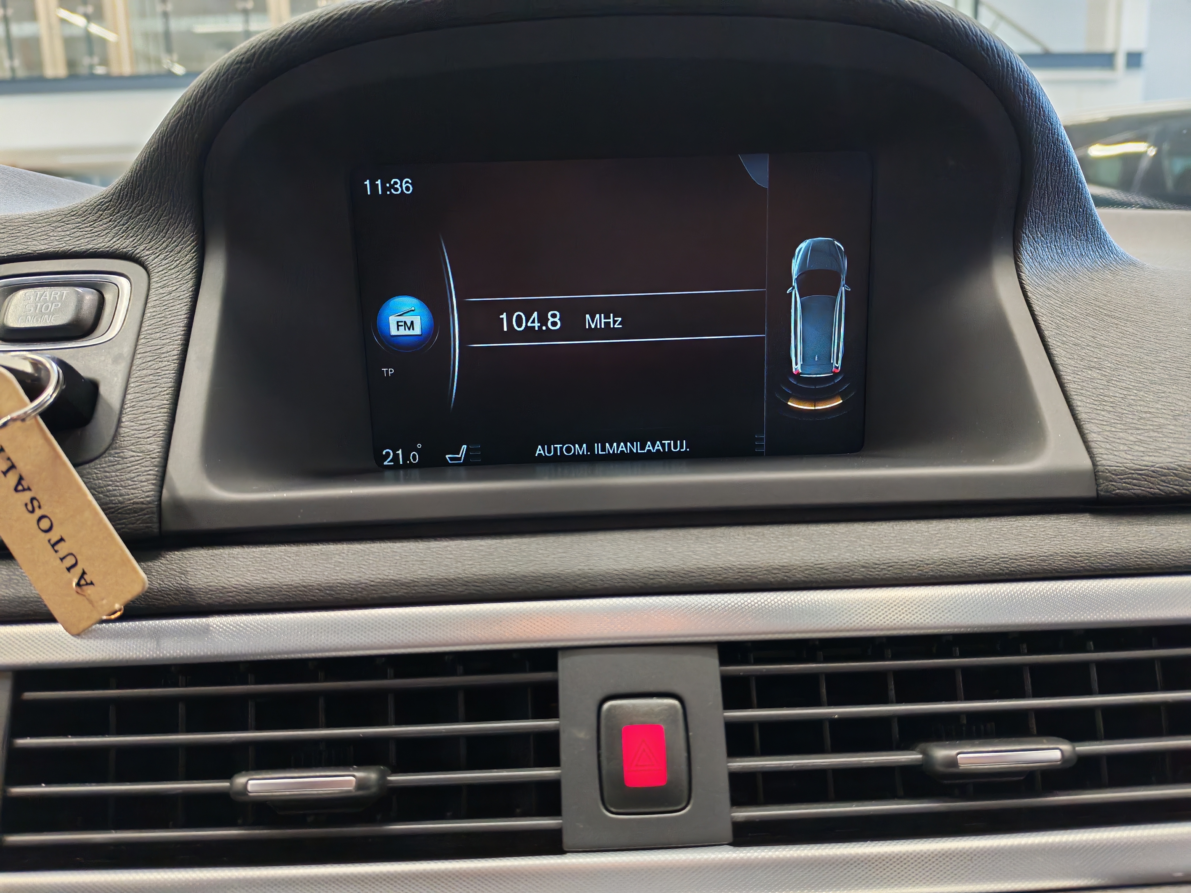 VOLVO XC70 2015