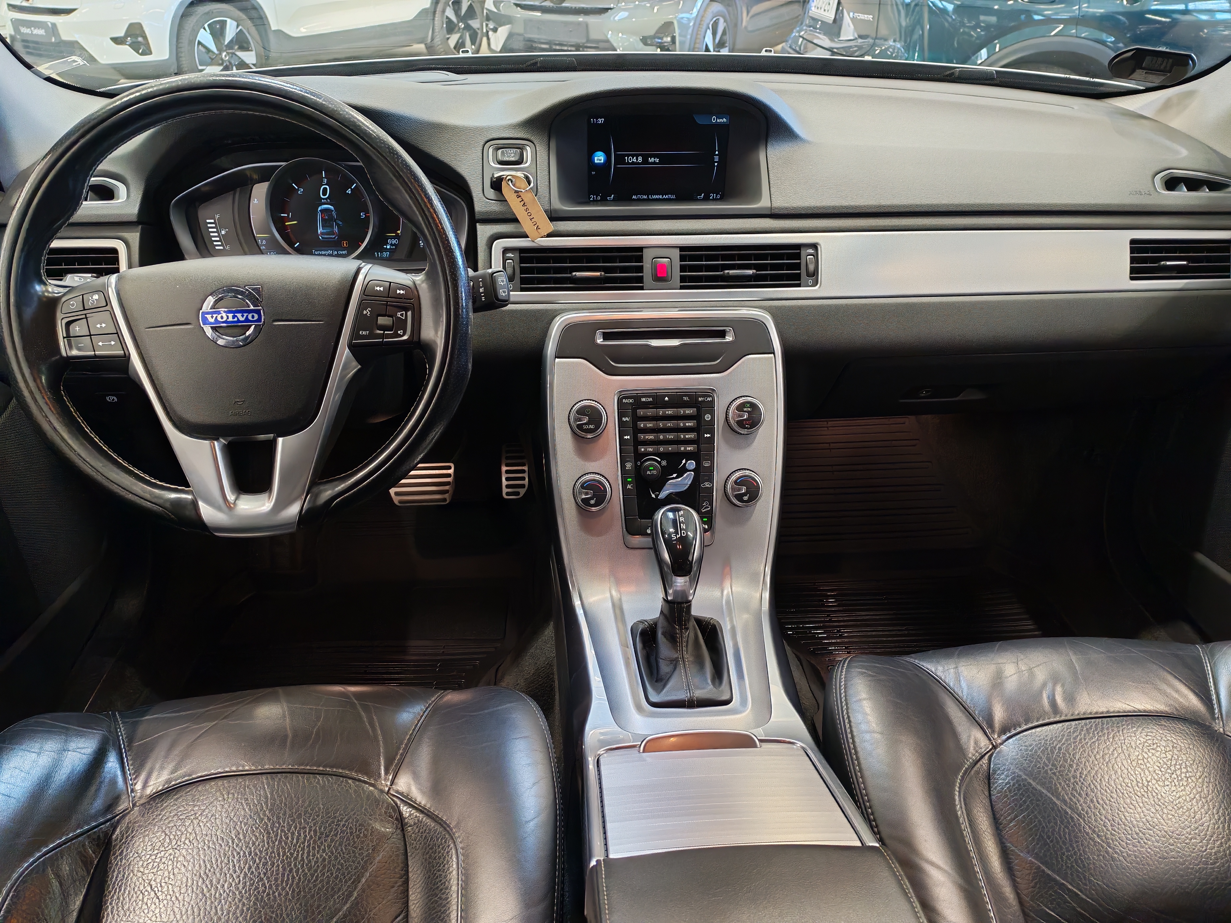 VOLVO XC70 2015