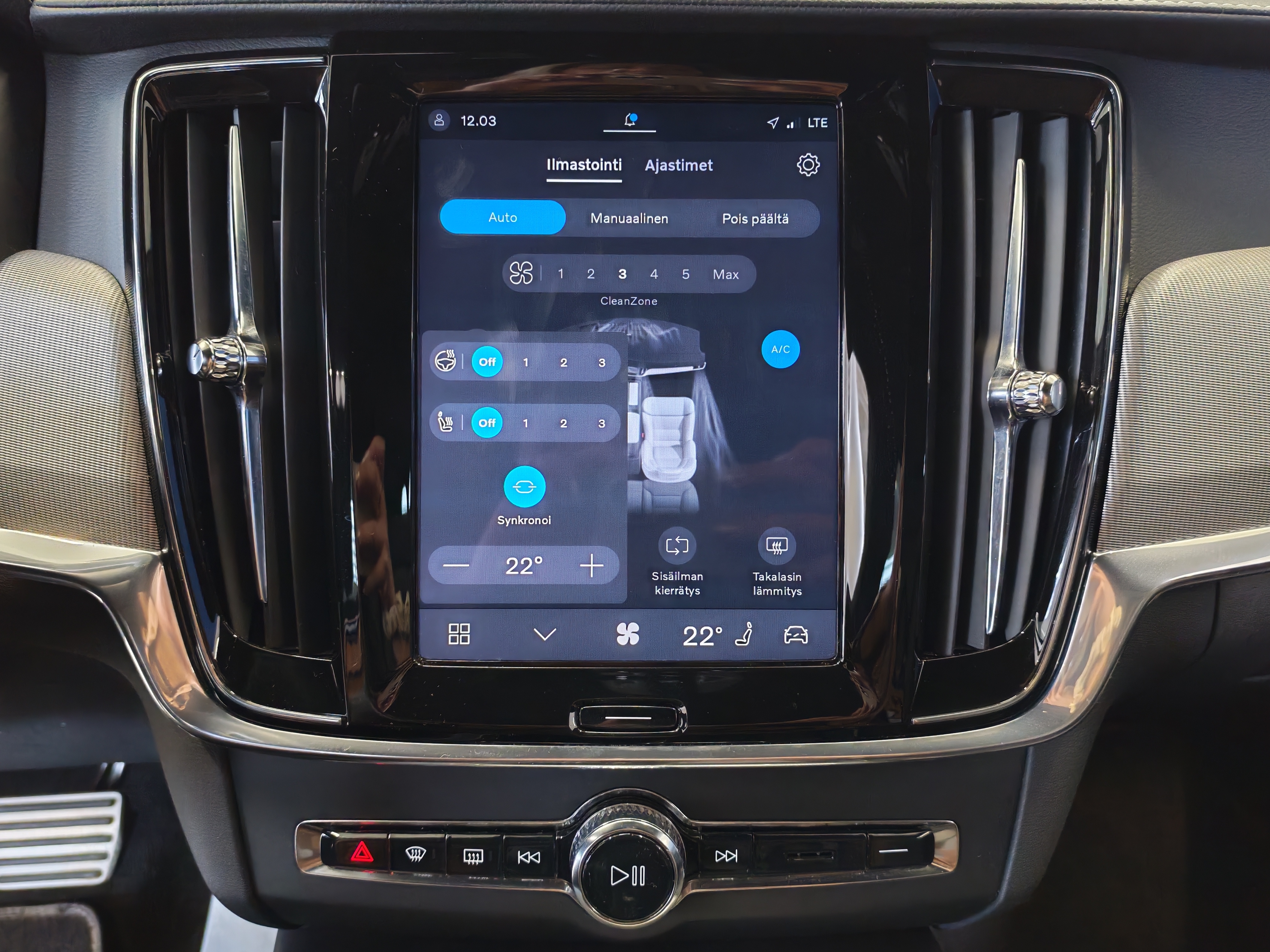 VOLVO V90 2022