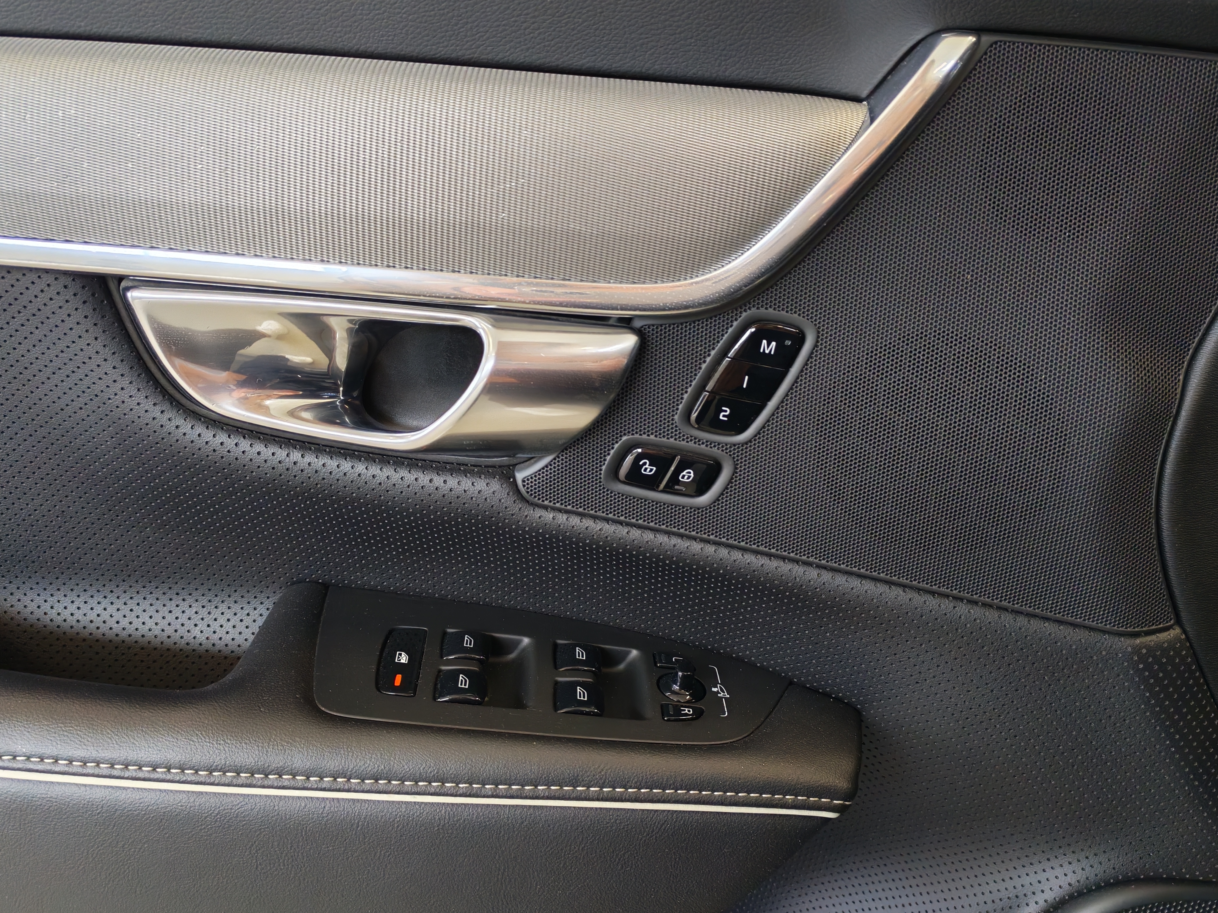 VOLVO V90 2022