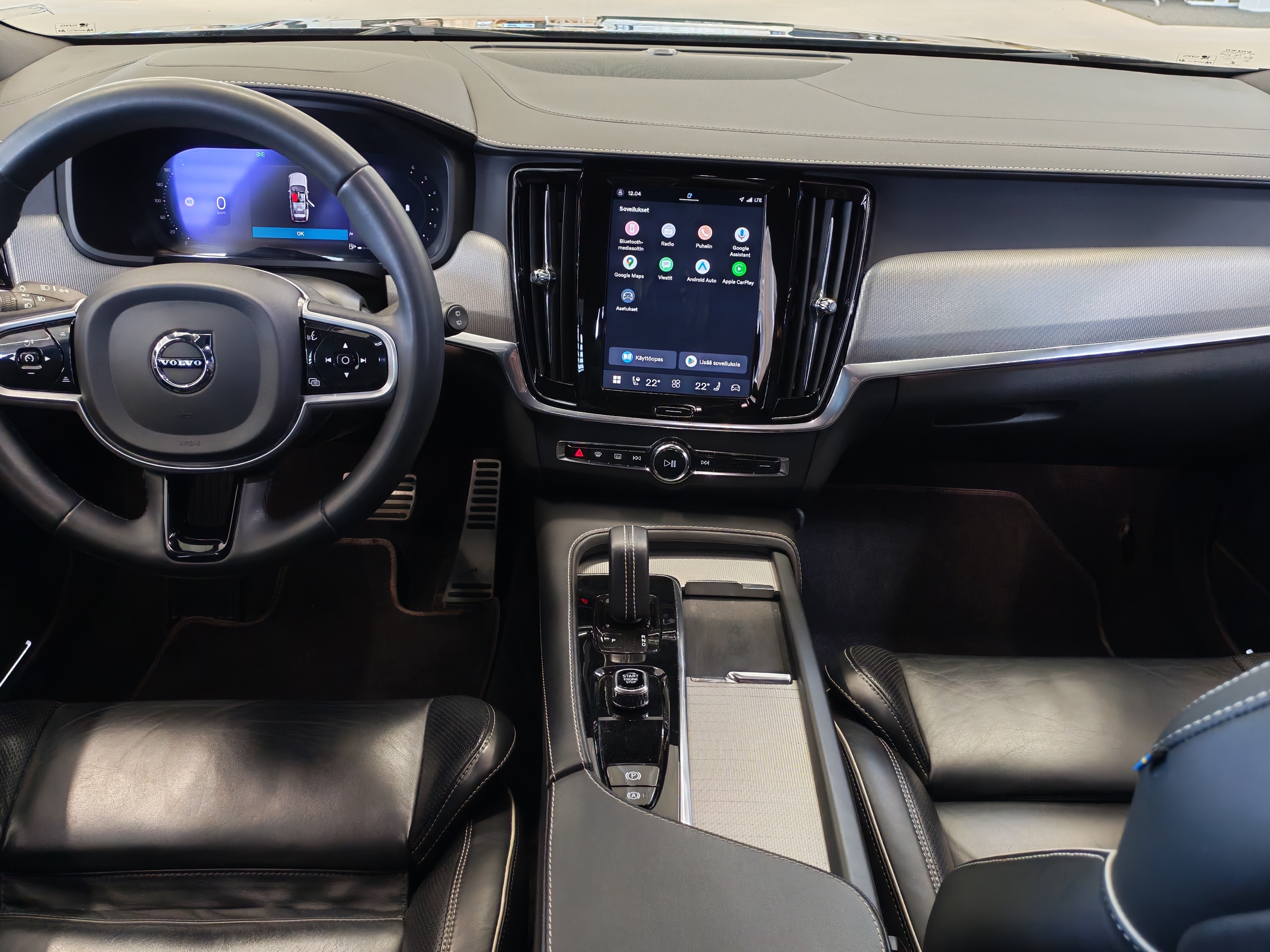 VOLVO V90 2022