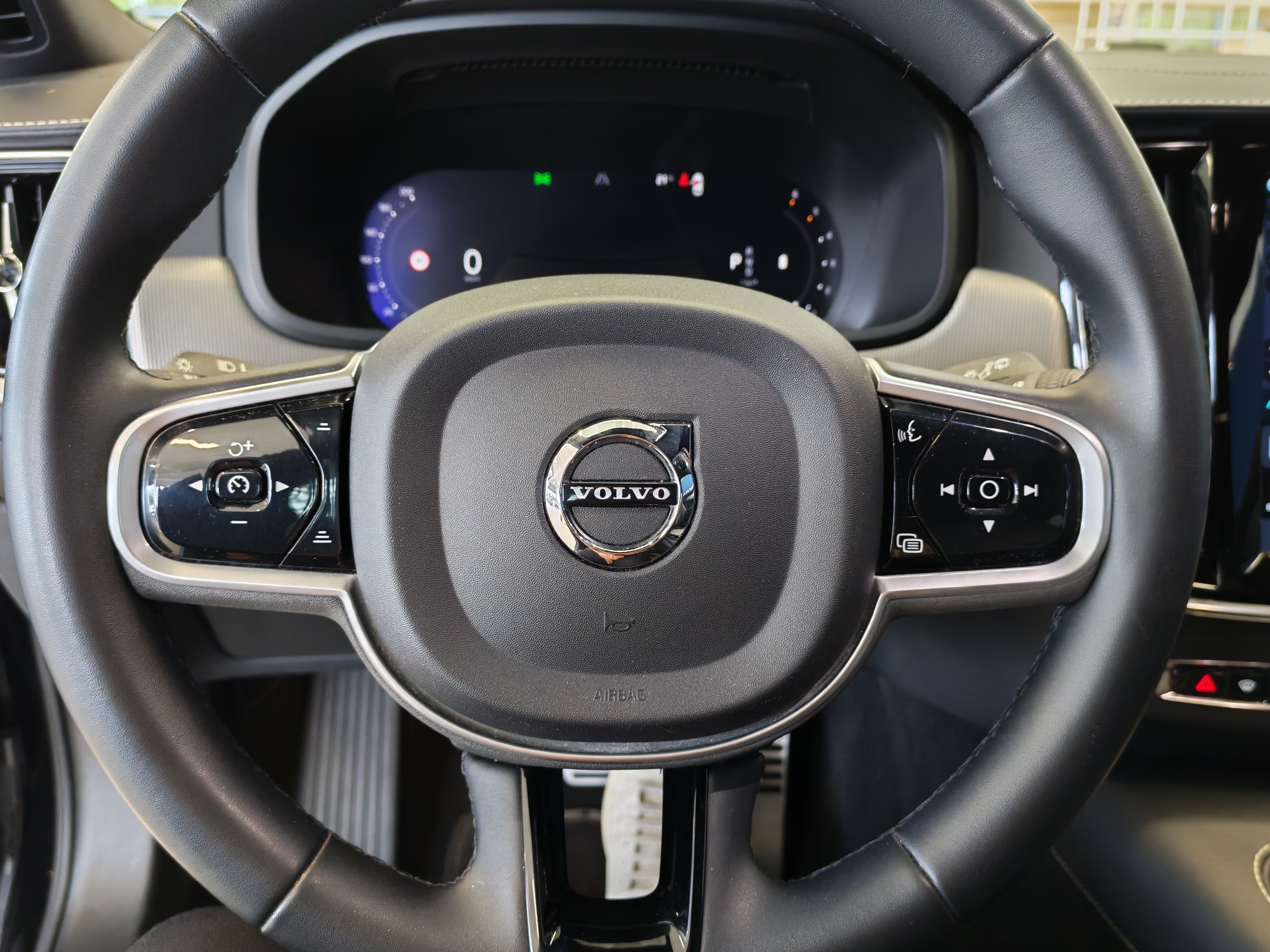 VOLVO V90 2022