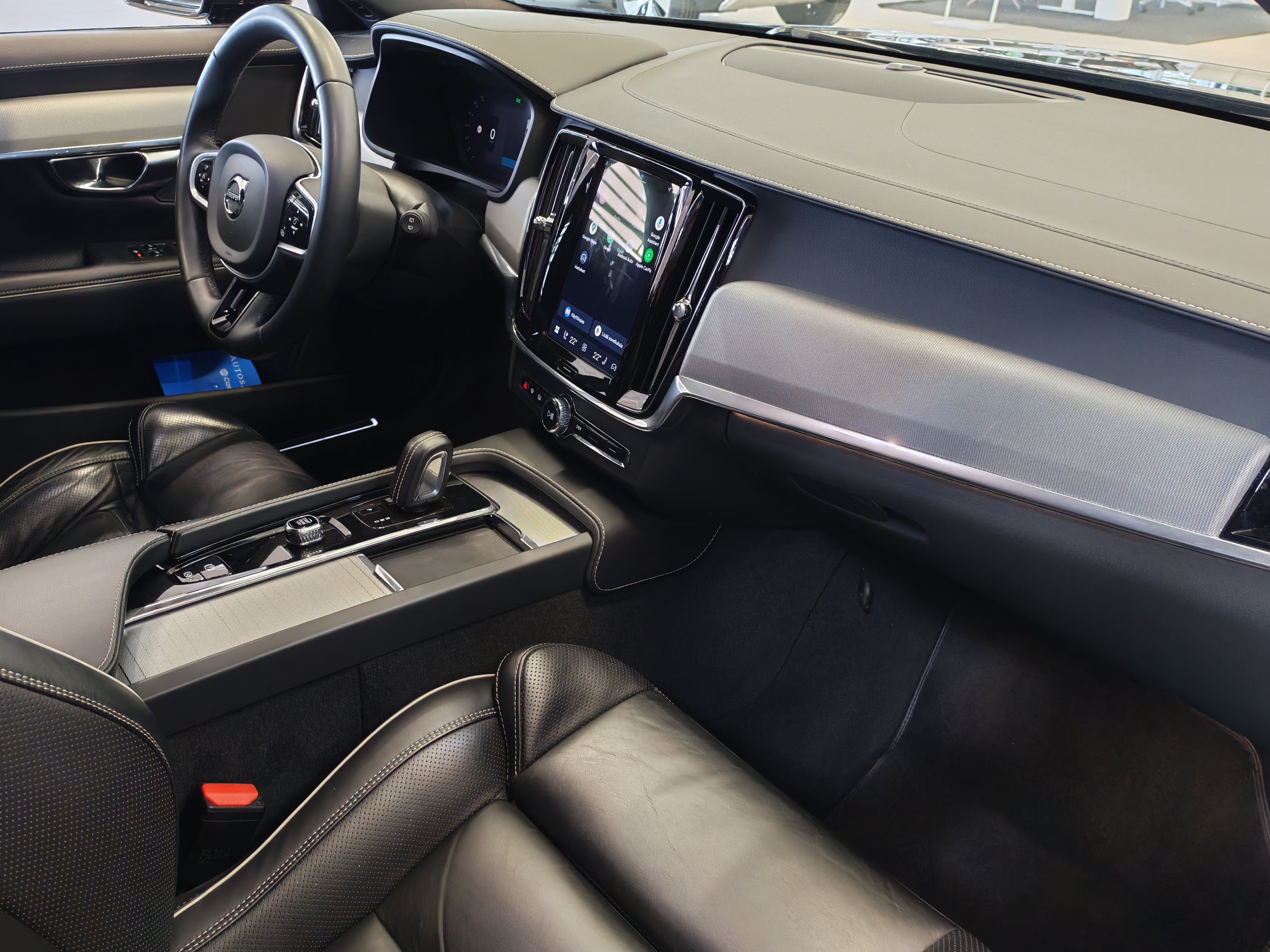VOLVO V90 2022