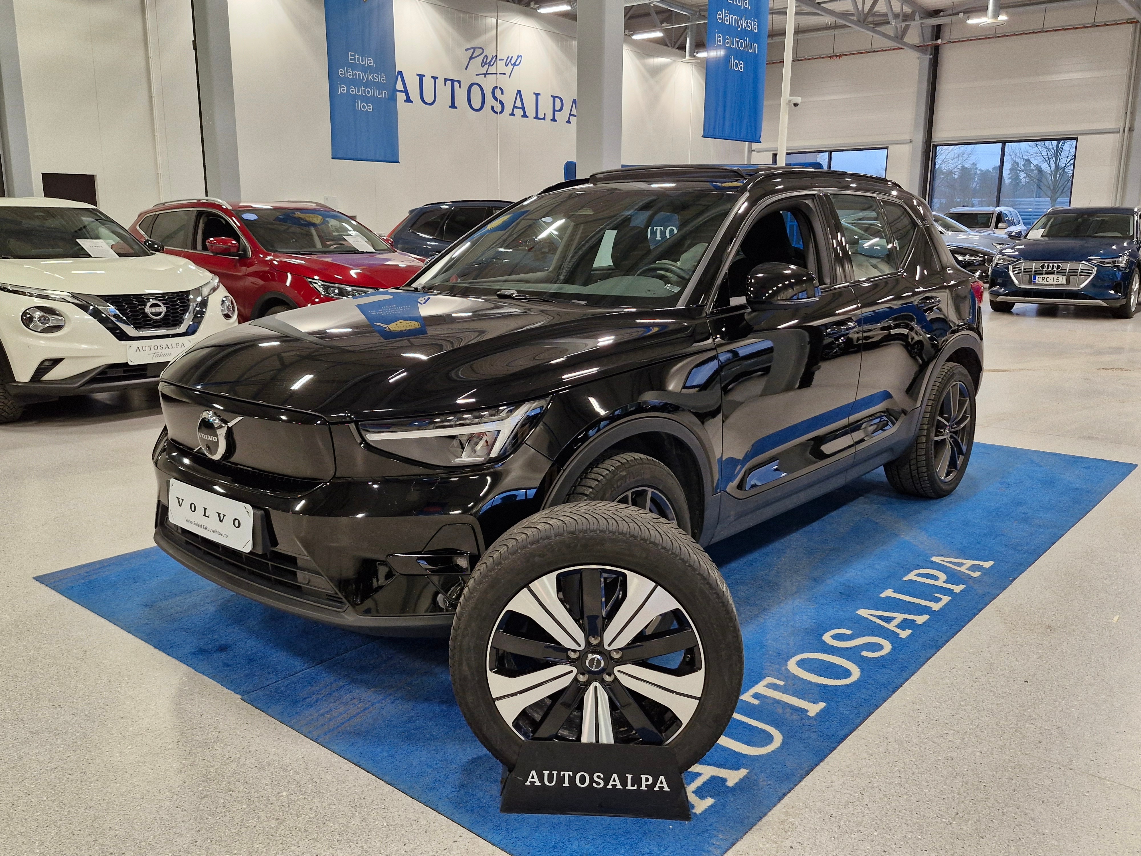 VOLVO XC40 2023