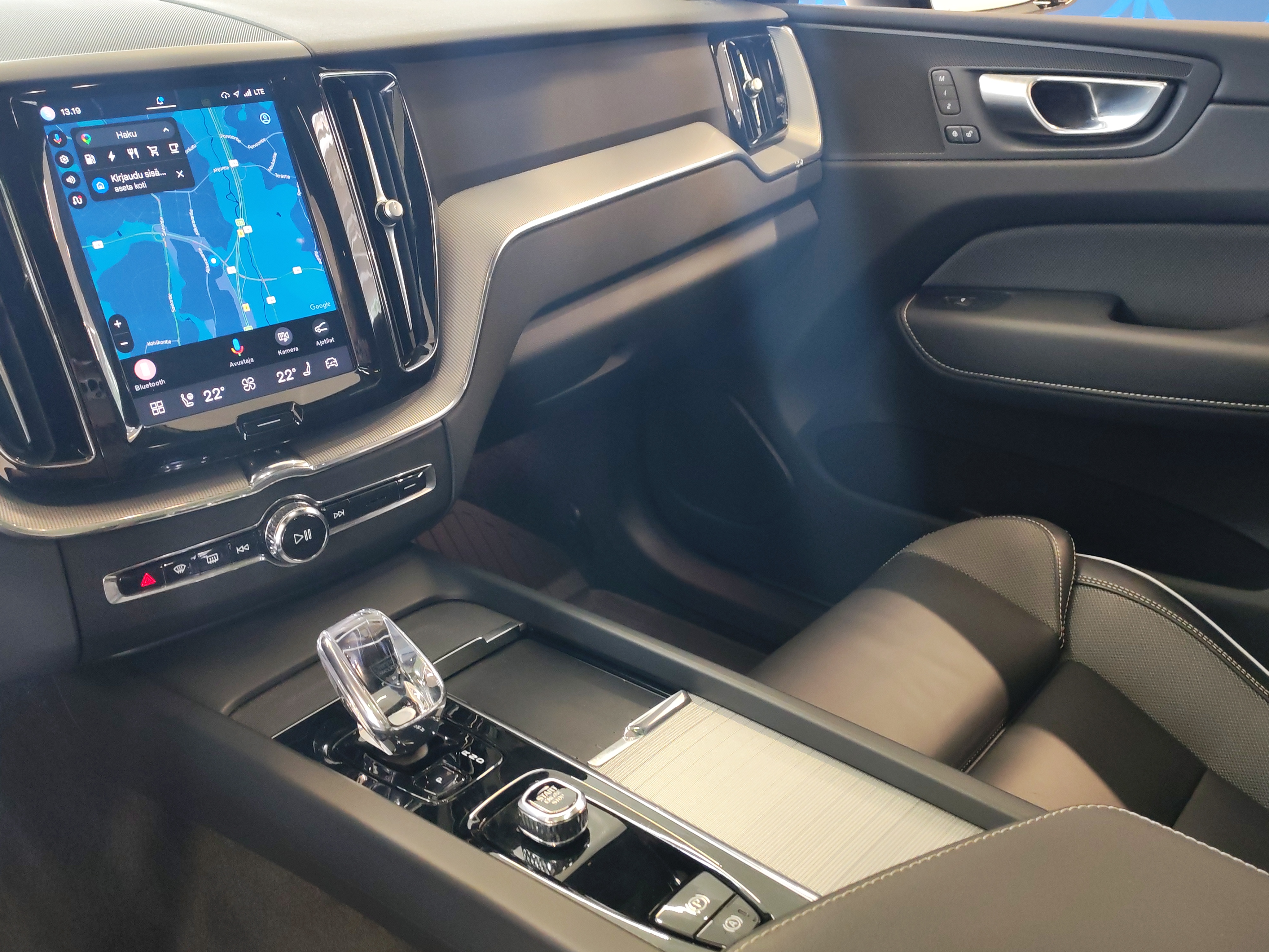 VOLVO XC60 2024