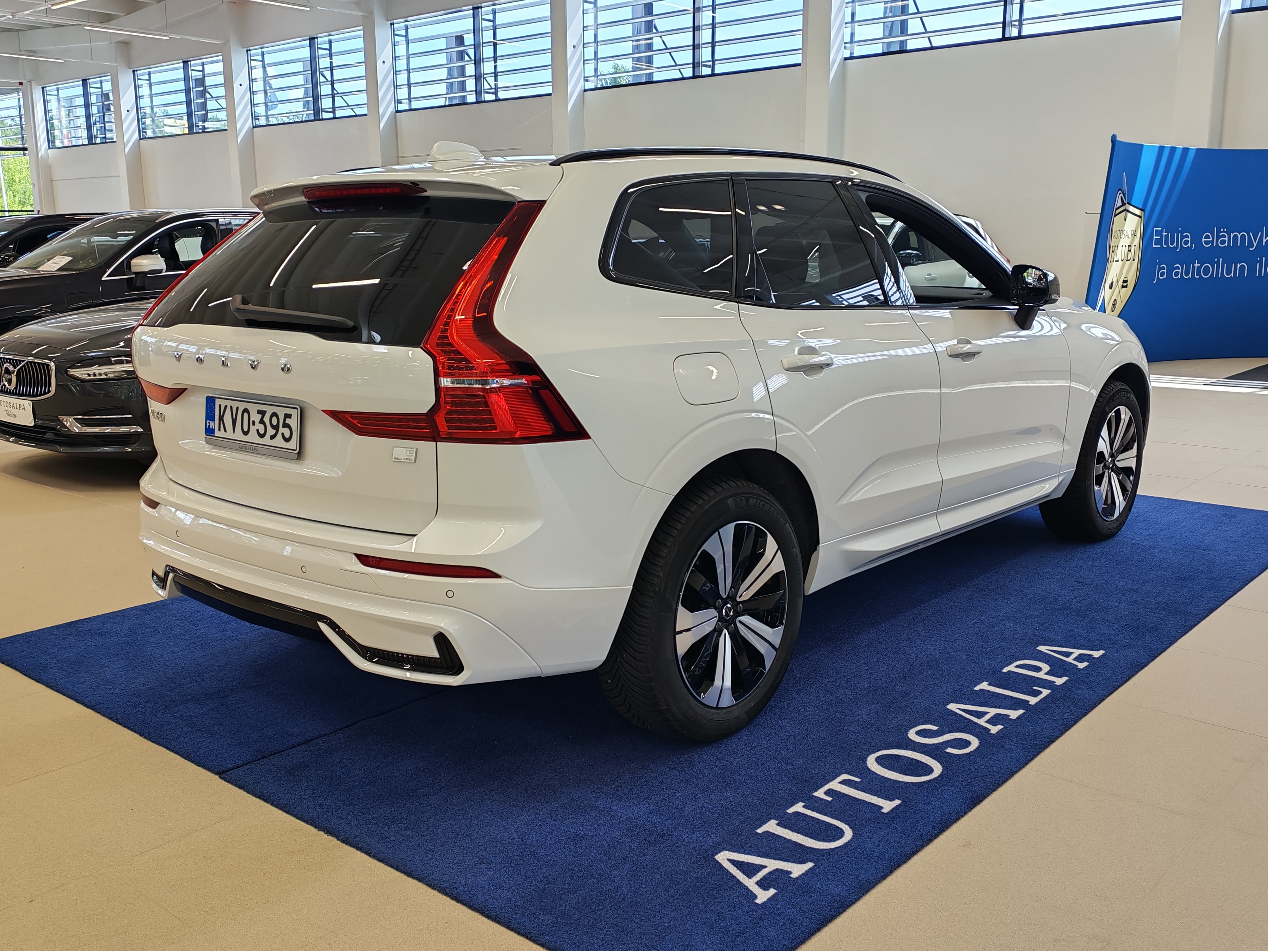VOLVO XC60 2024