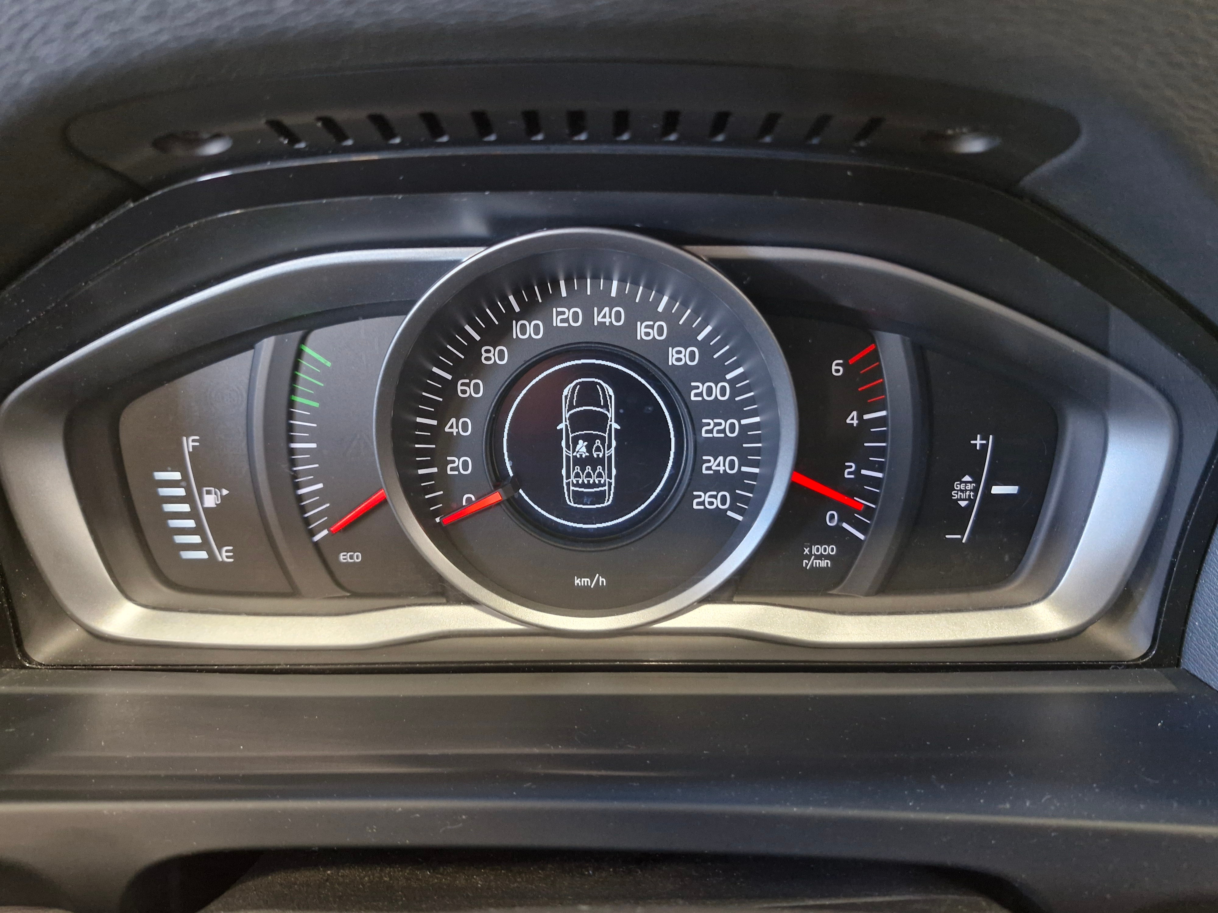 VOLVO V60 2015