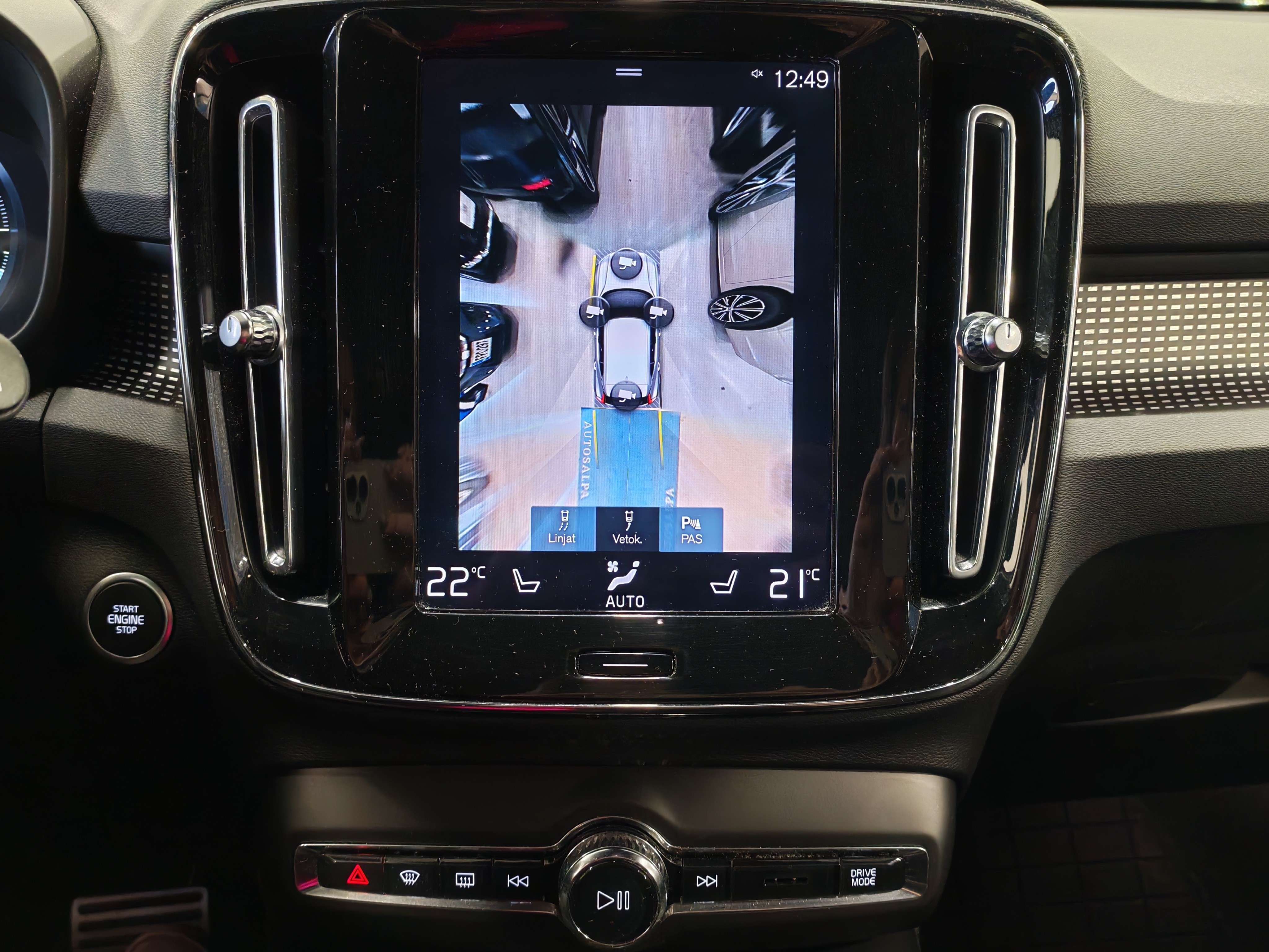 VOLVO XC40 2022