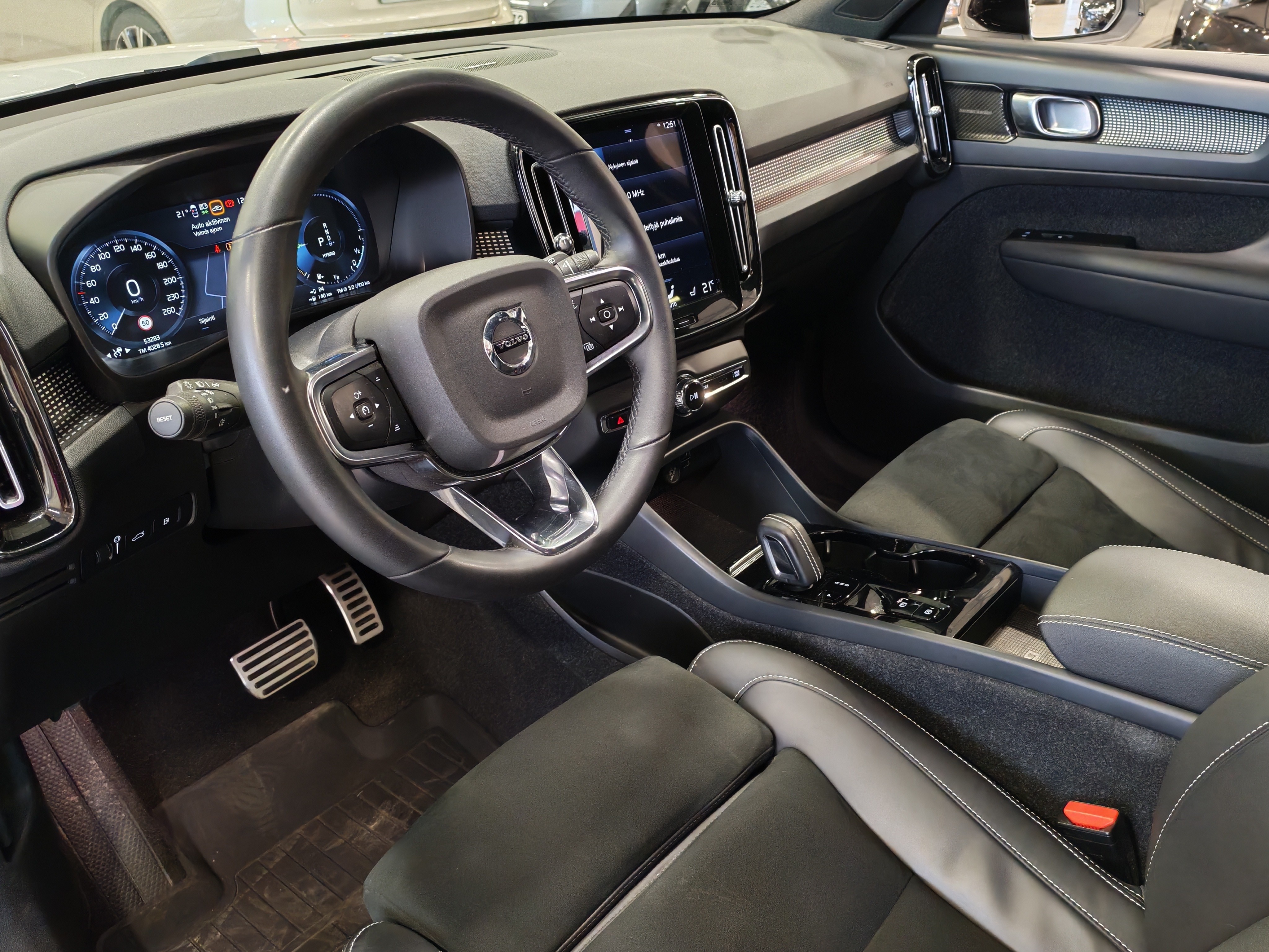VOLVO XC40 2022