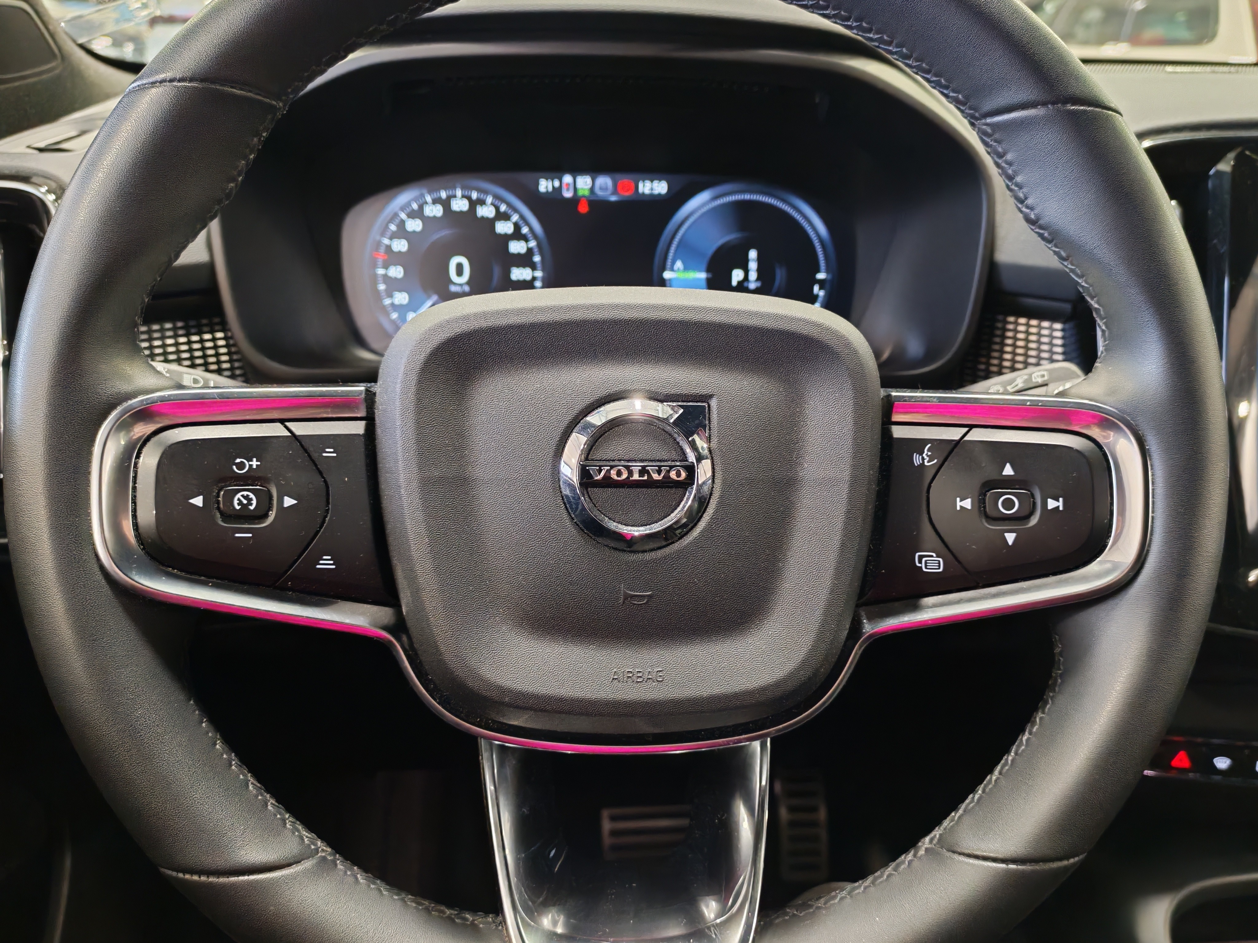 VOLVO XC40 2022