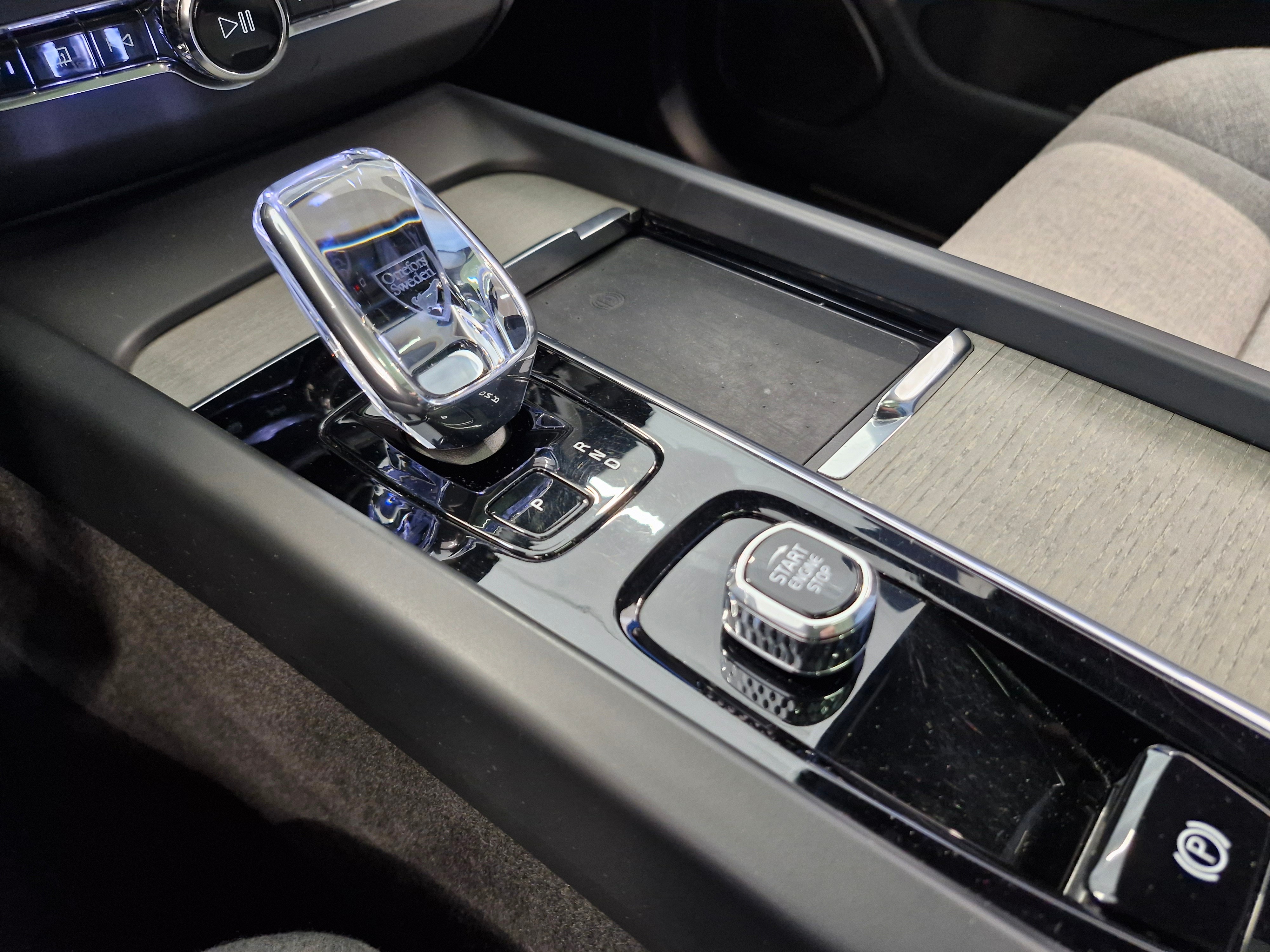 VOLVO XC60 2024