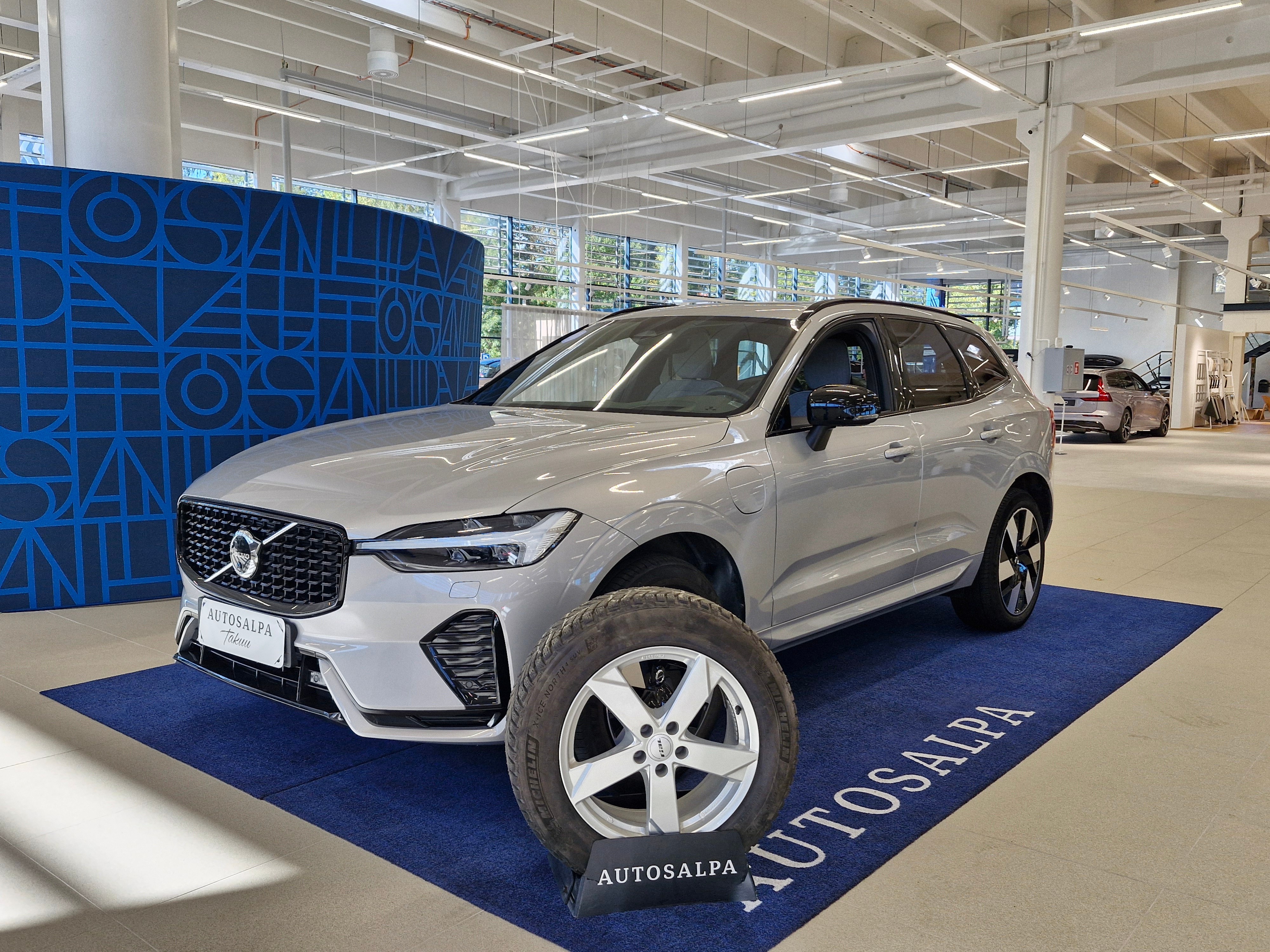 VOLVO XC60 2024