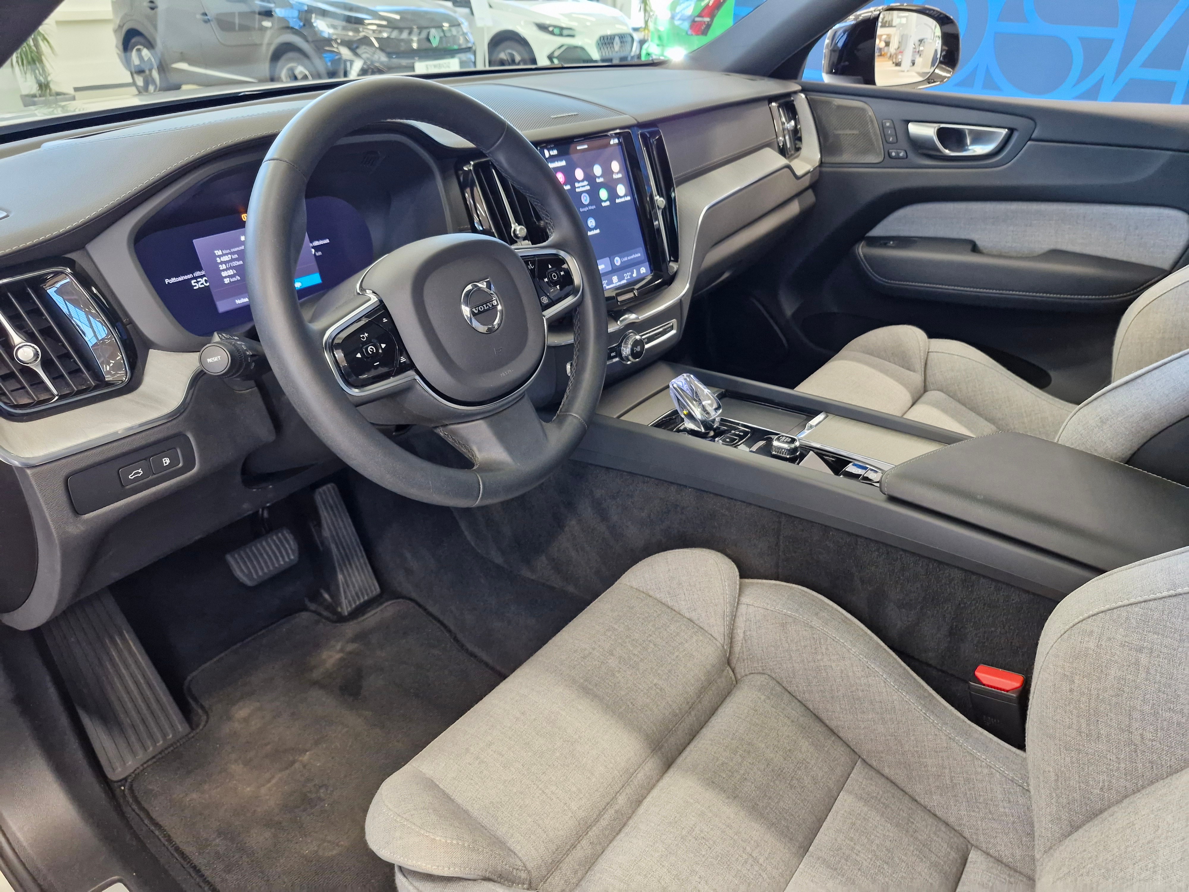VOLVO XC60 2024