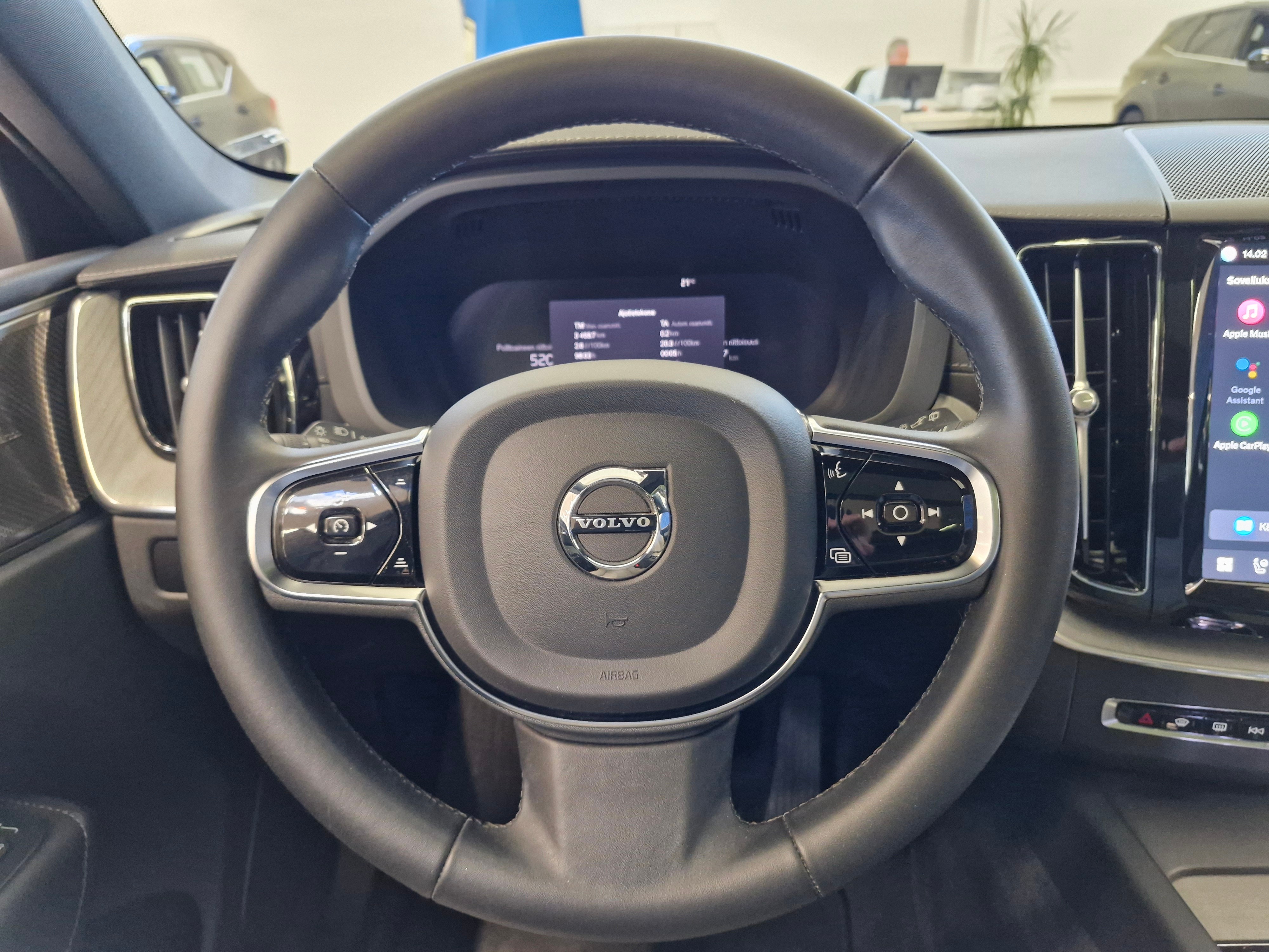 VOLVO XC60 2024