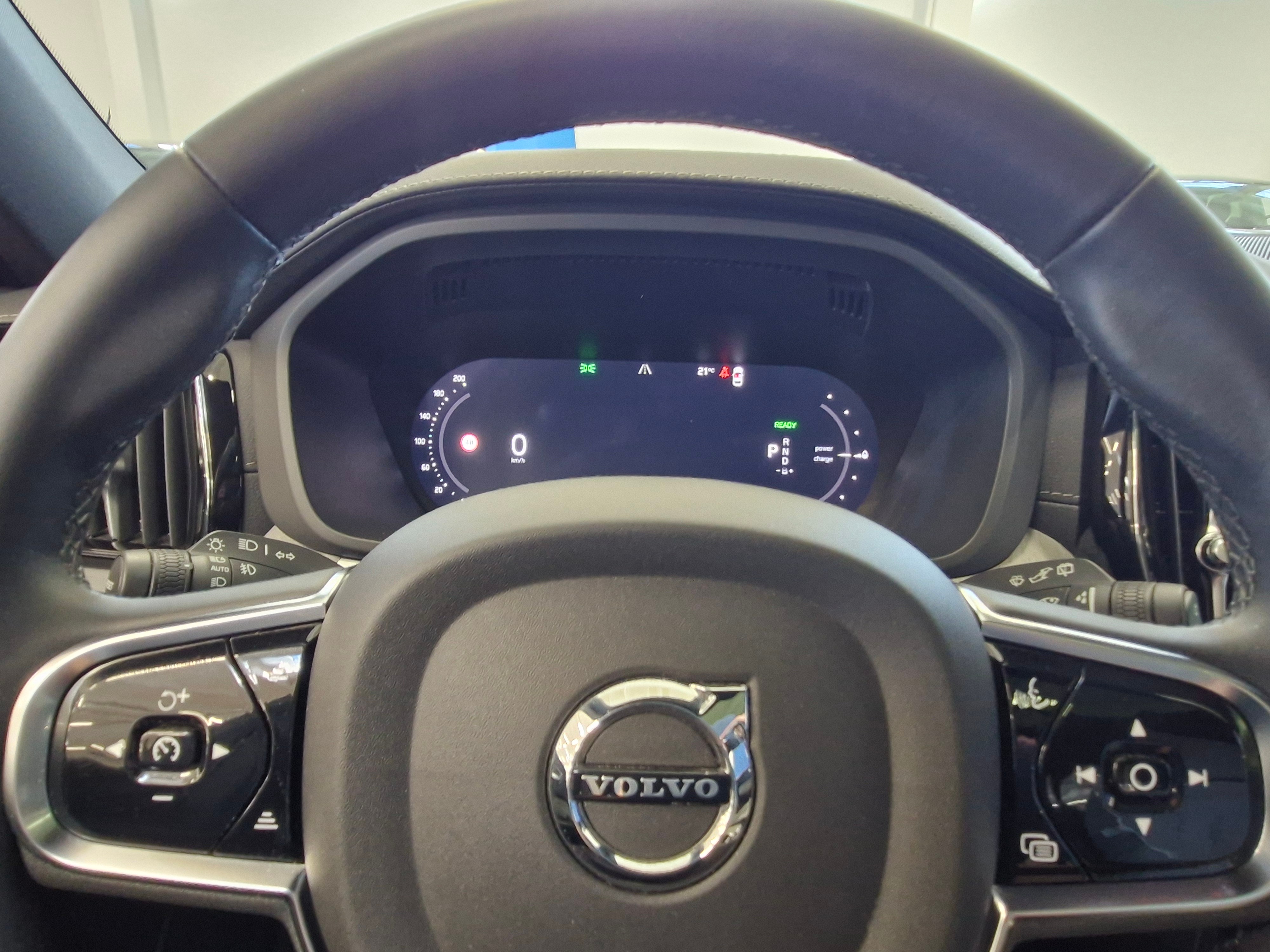 VOLVO XC60 2024