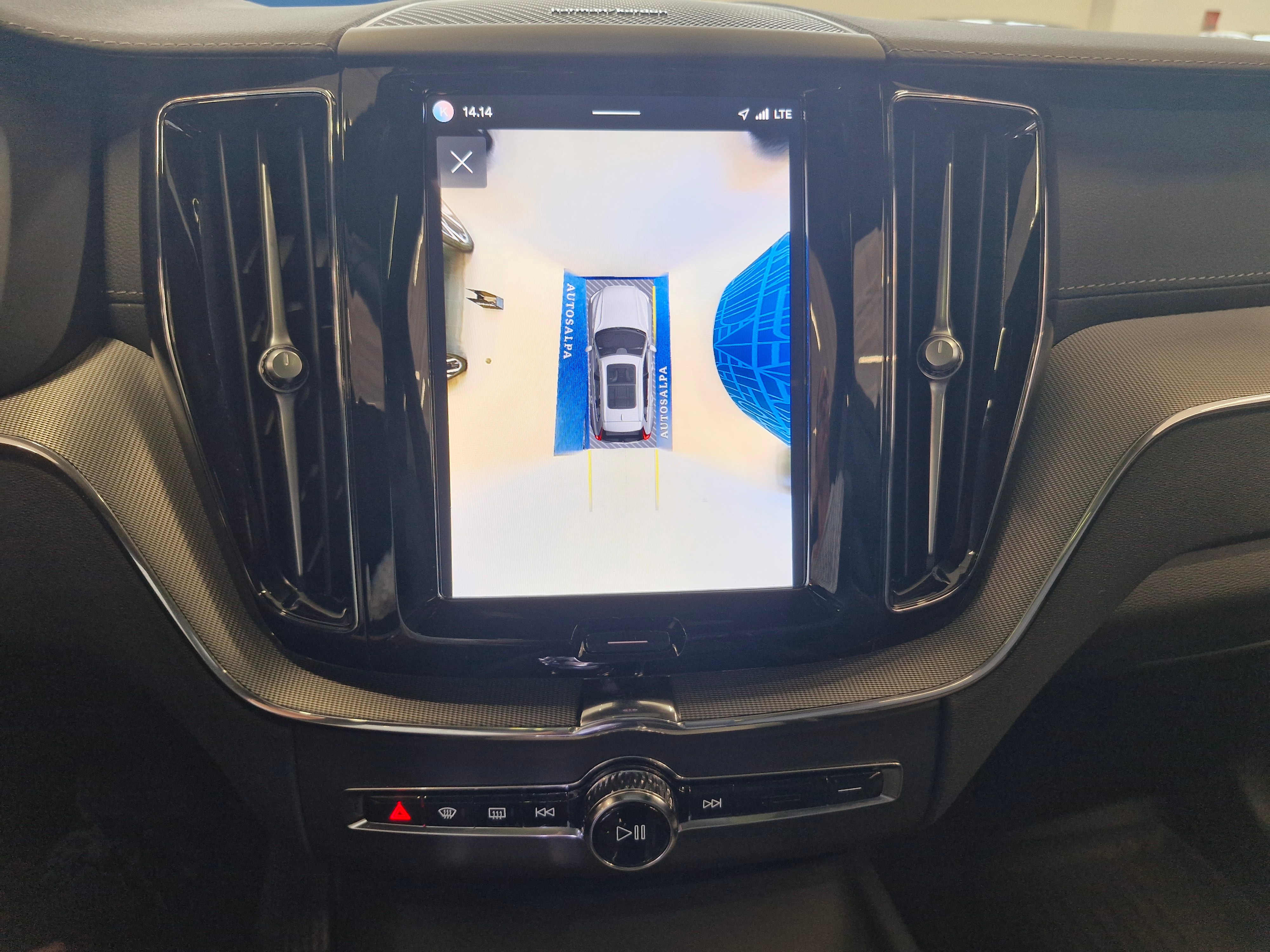VOLVO XC60 2024