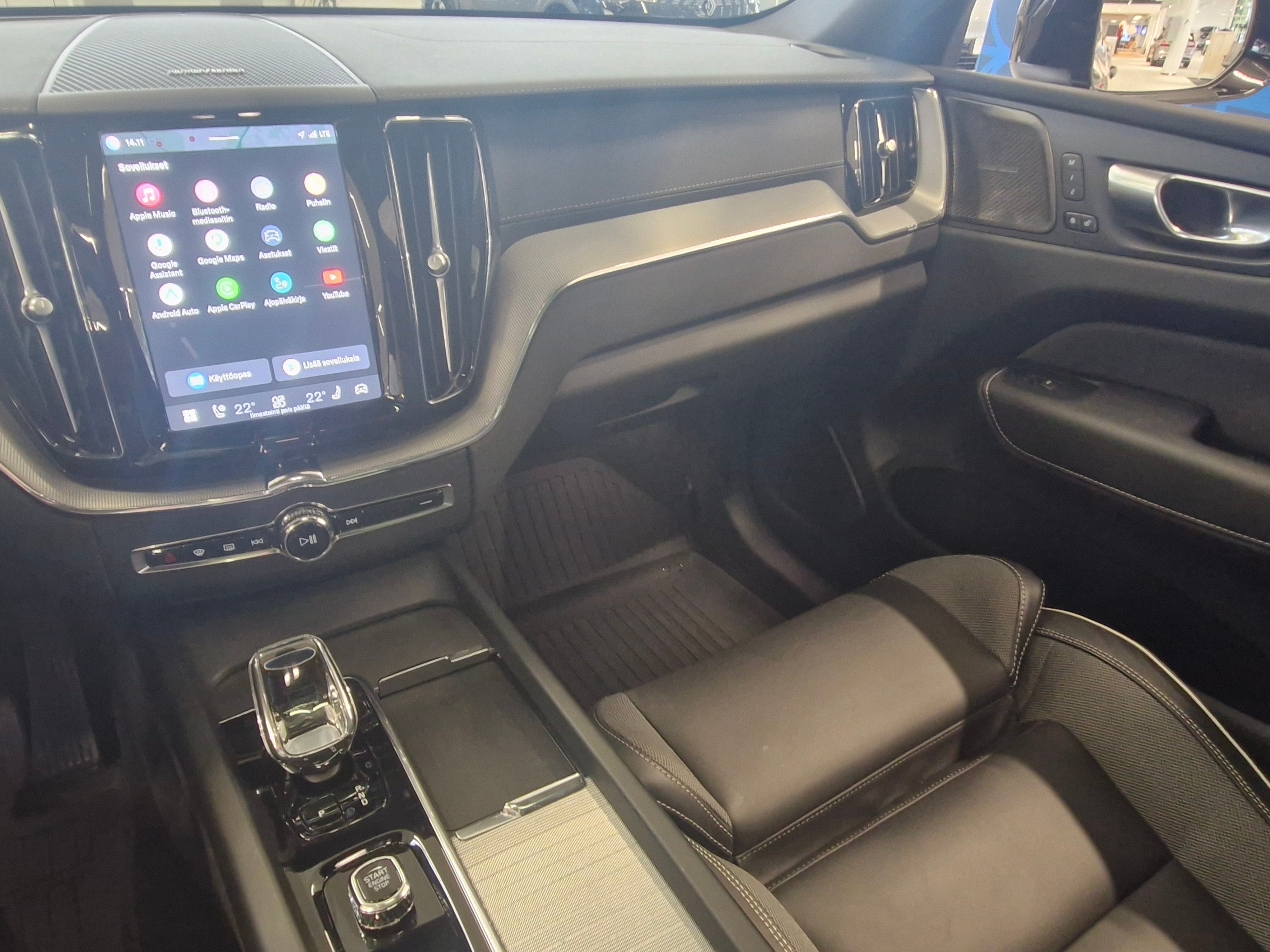 VOLVO XC60 2024