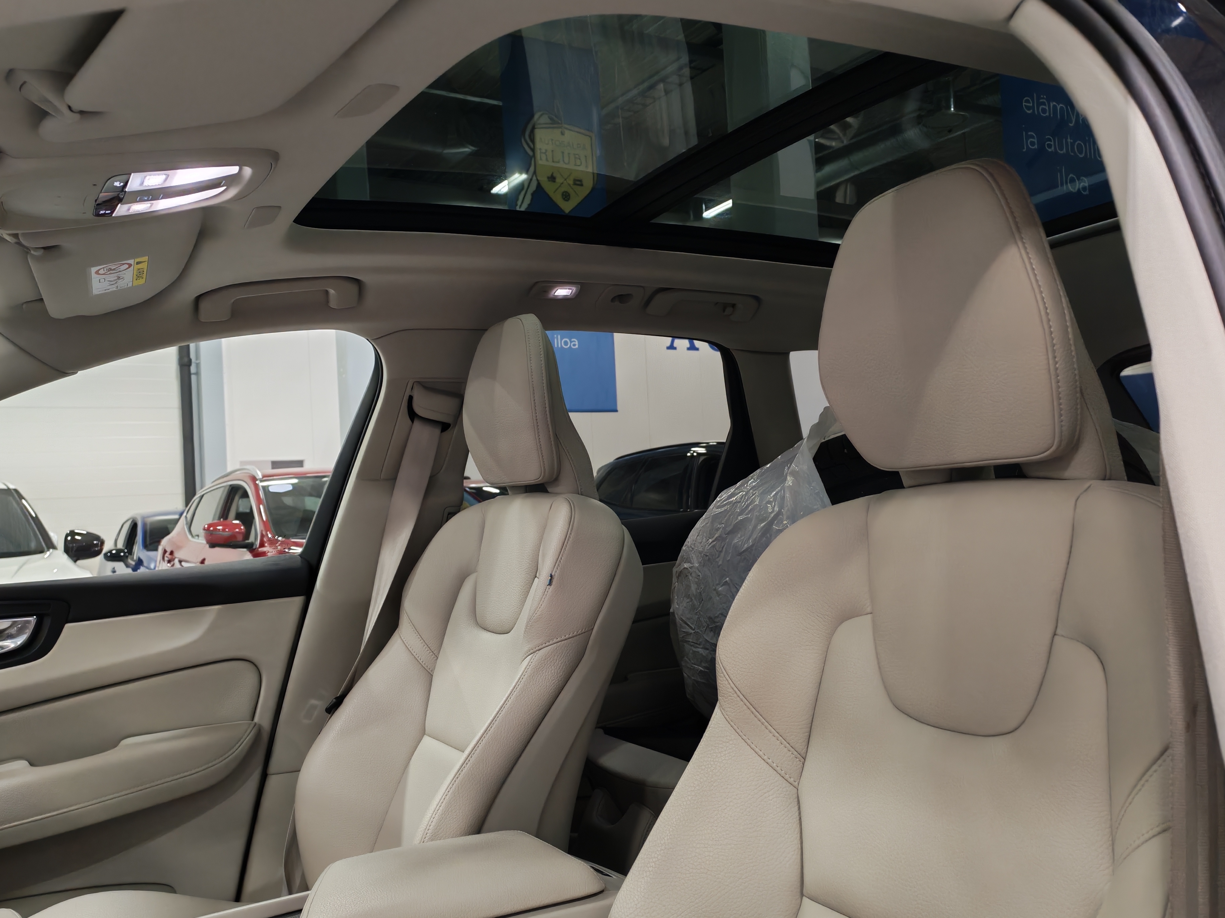 VOLVO XC60 2022