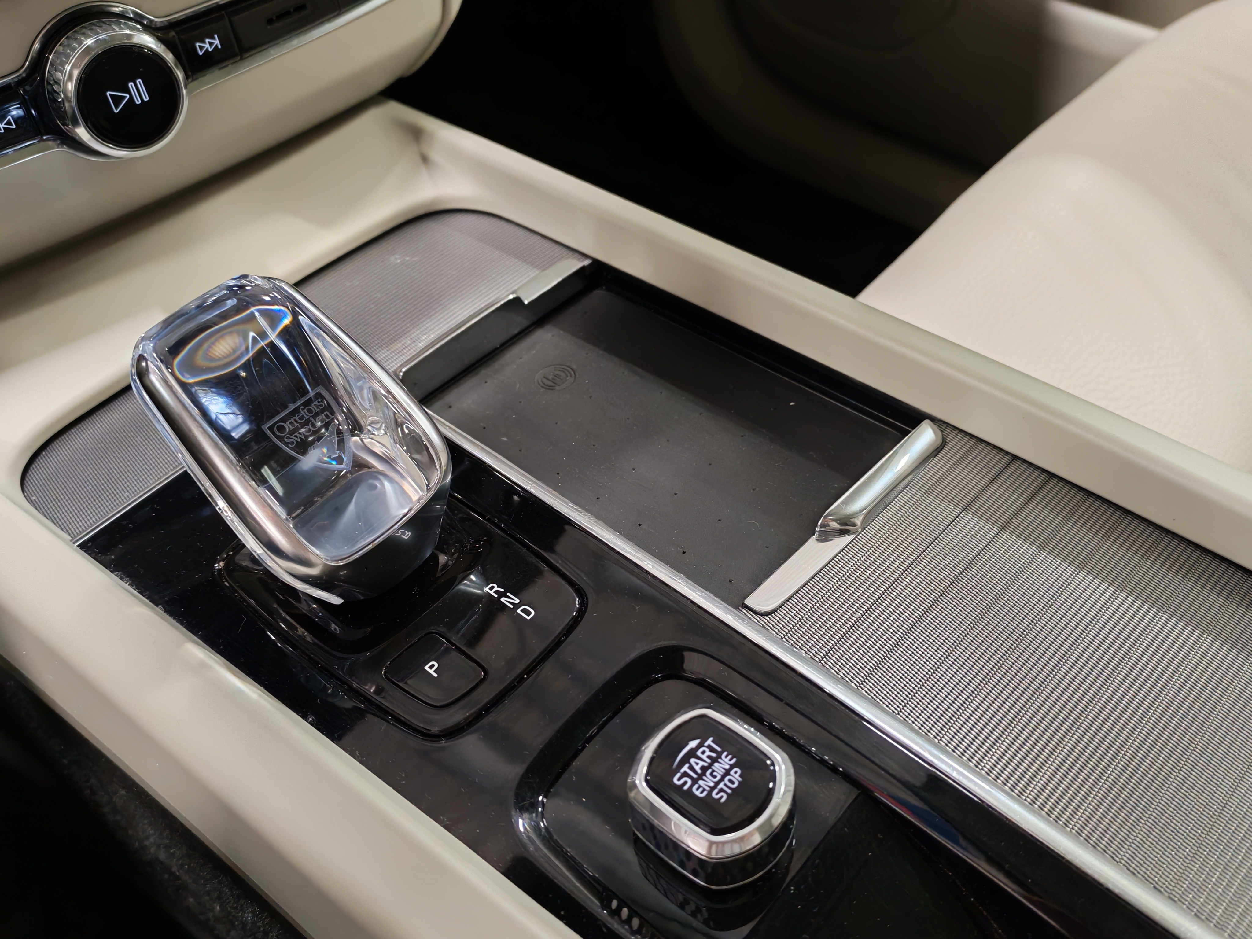 VOLVO XC60 2022