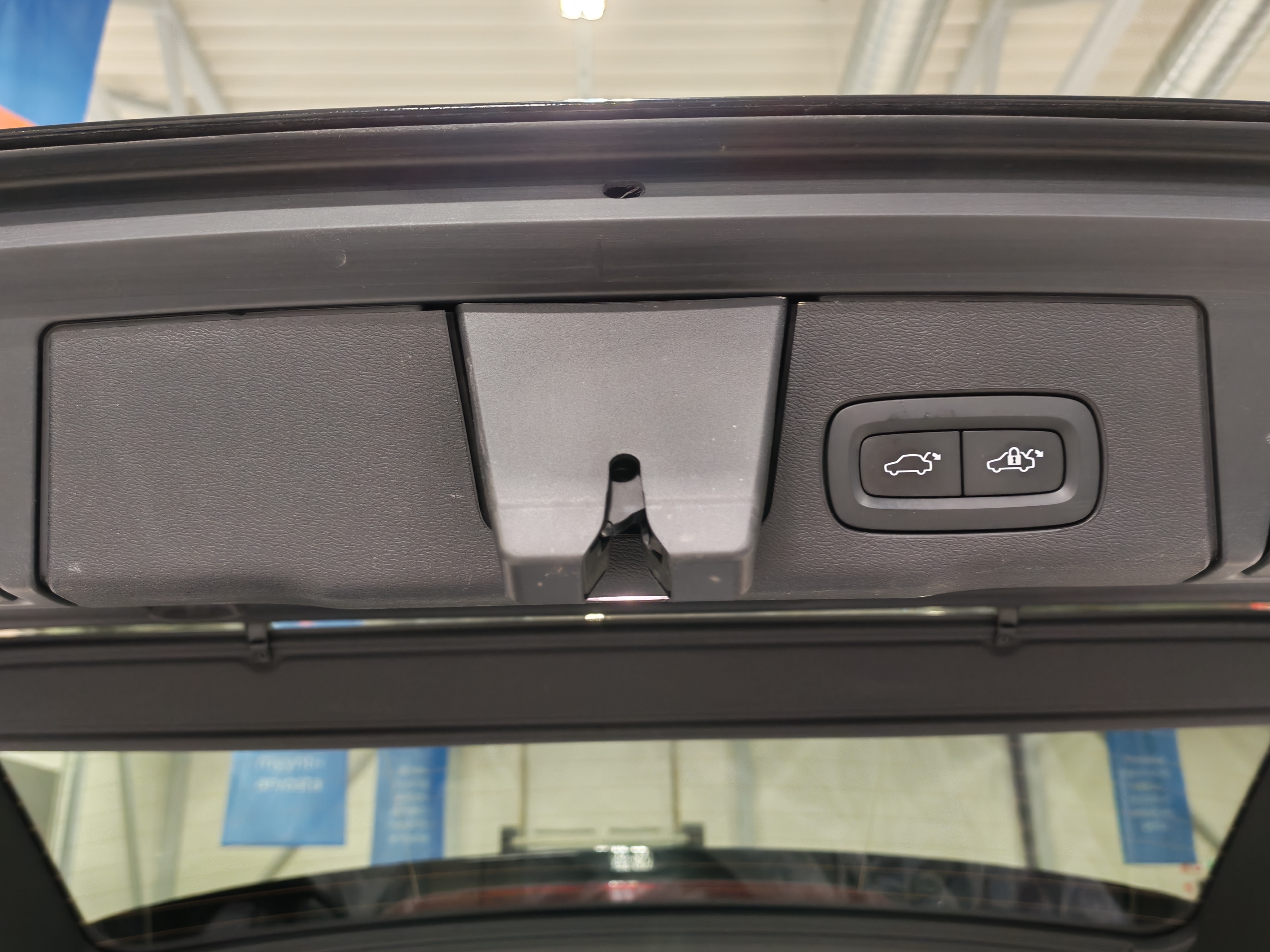 VOLVO XC60 2022