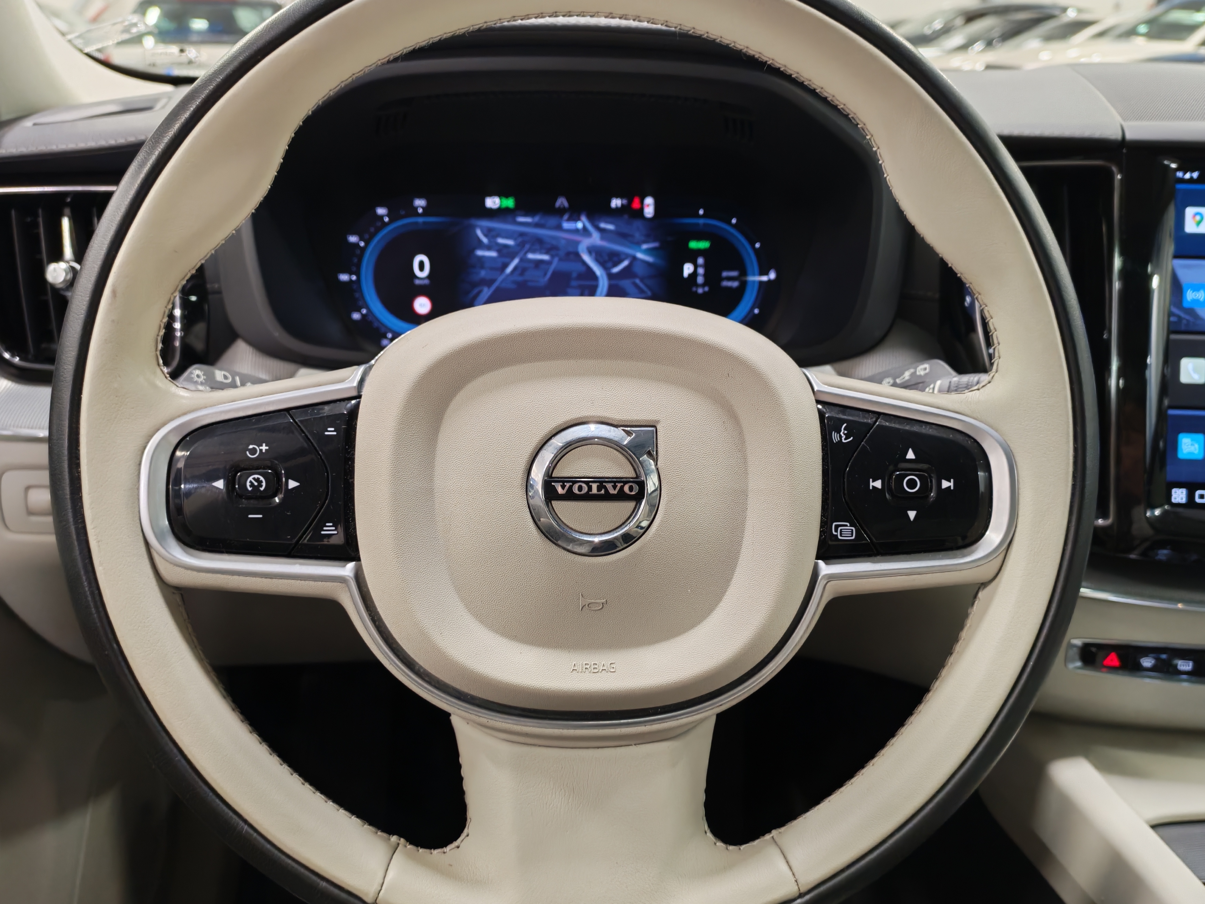 VOLVO XC60 2022