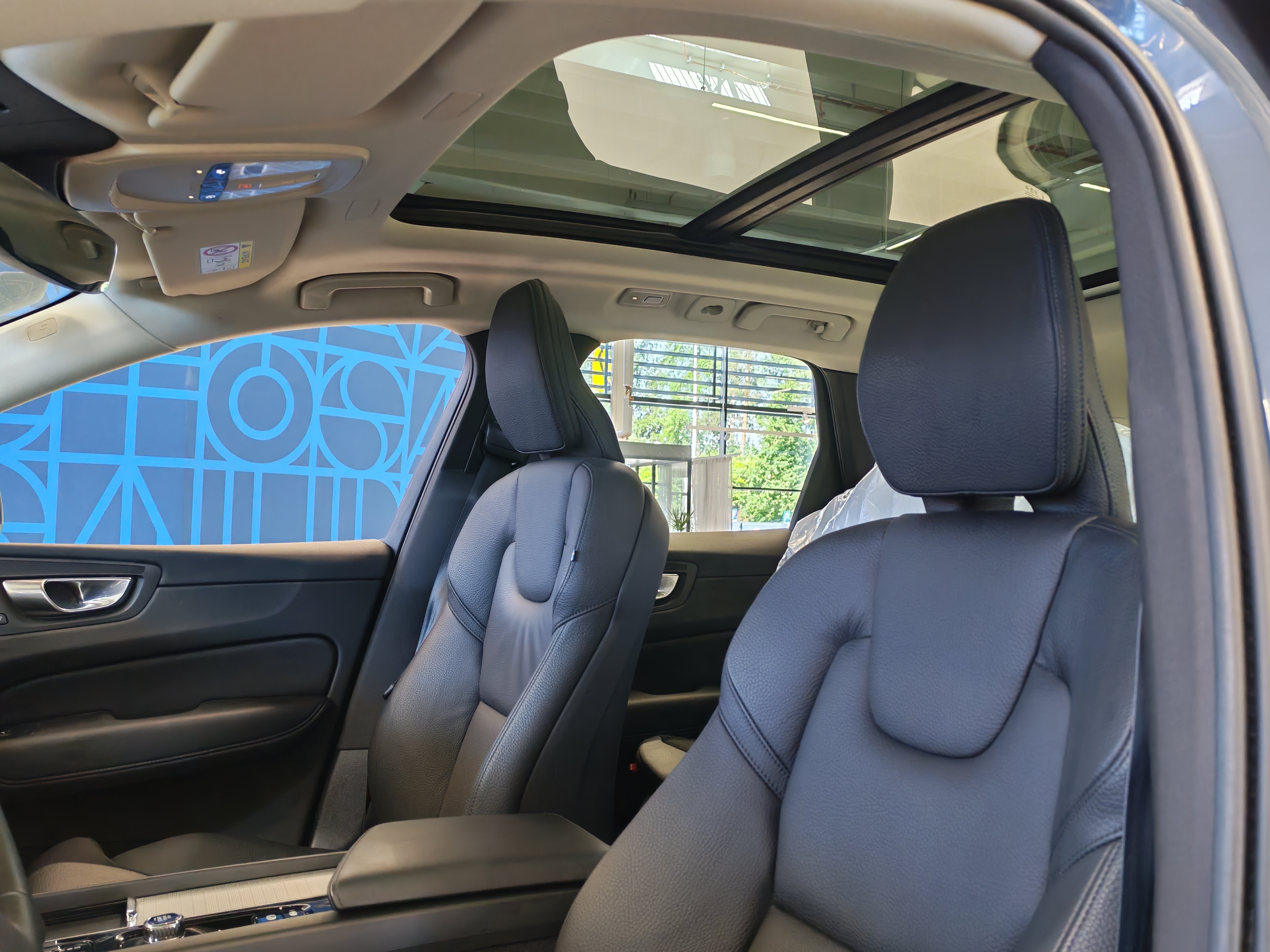 VOLVO XC60 2024