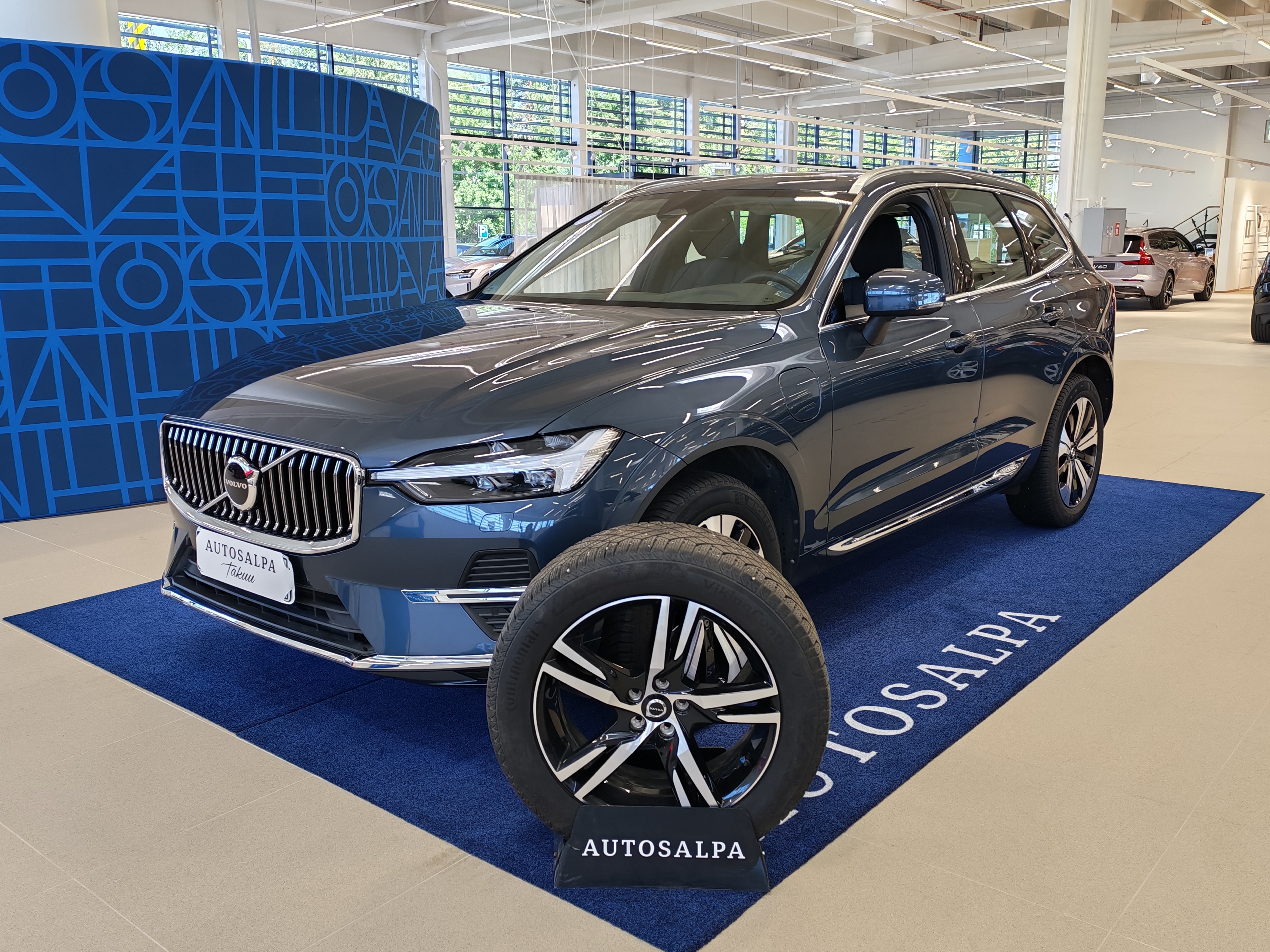 VOLVO XC60 2024
