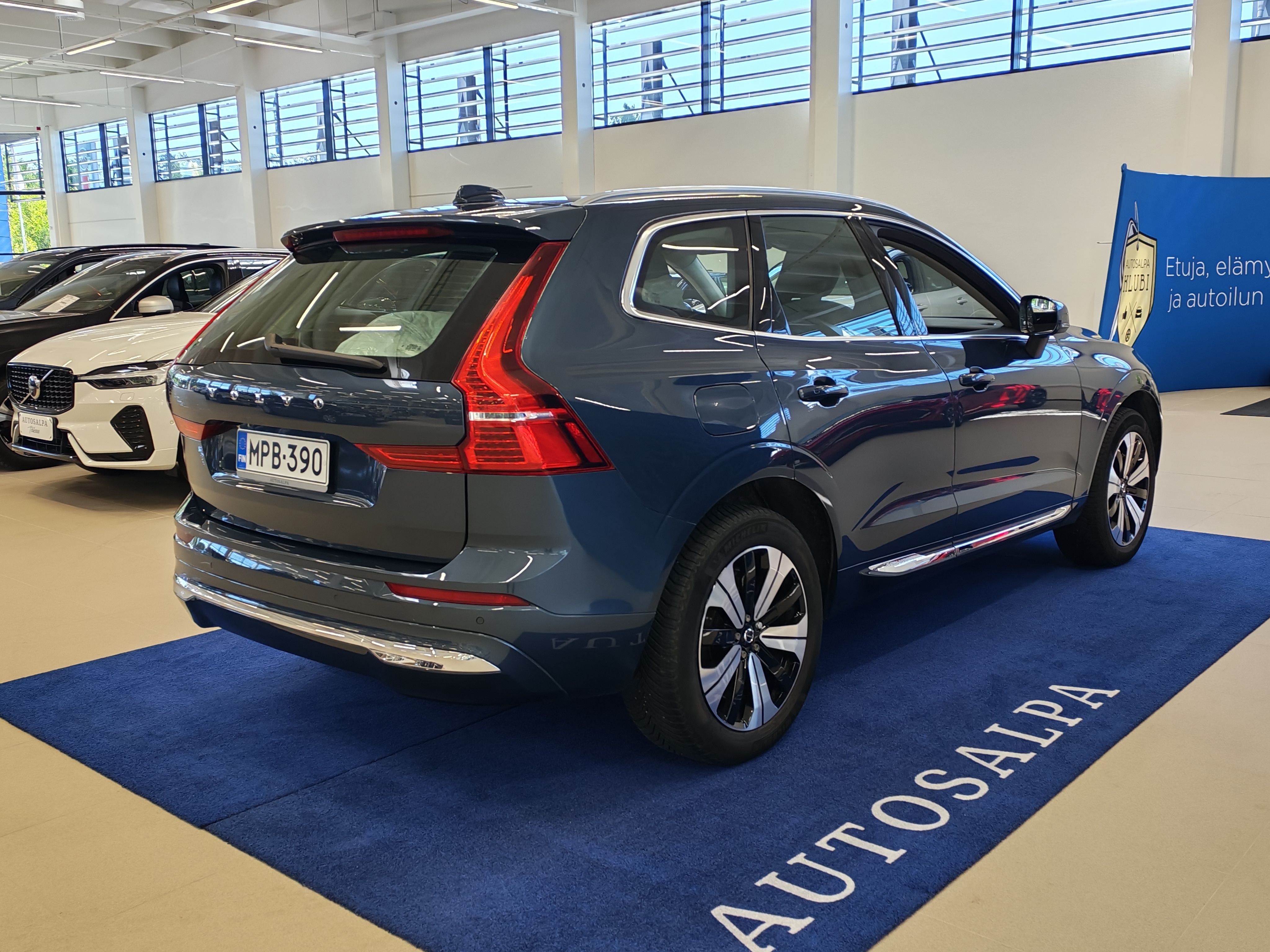 VOLVO XC60 2024