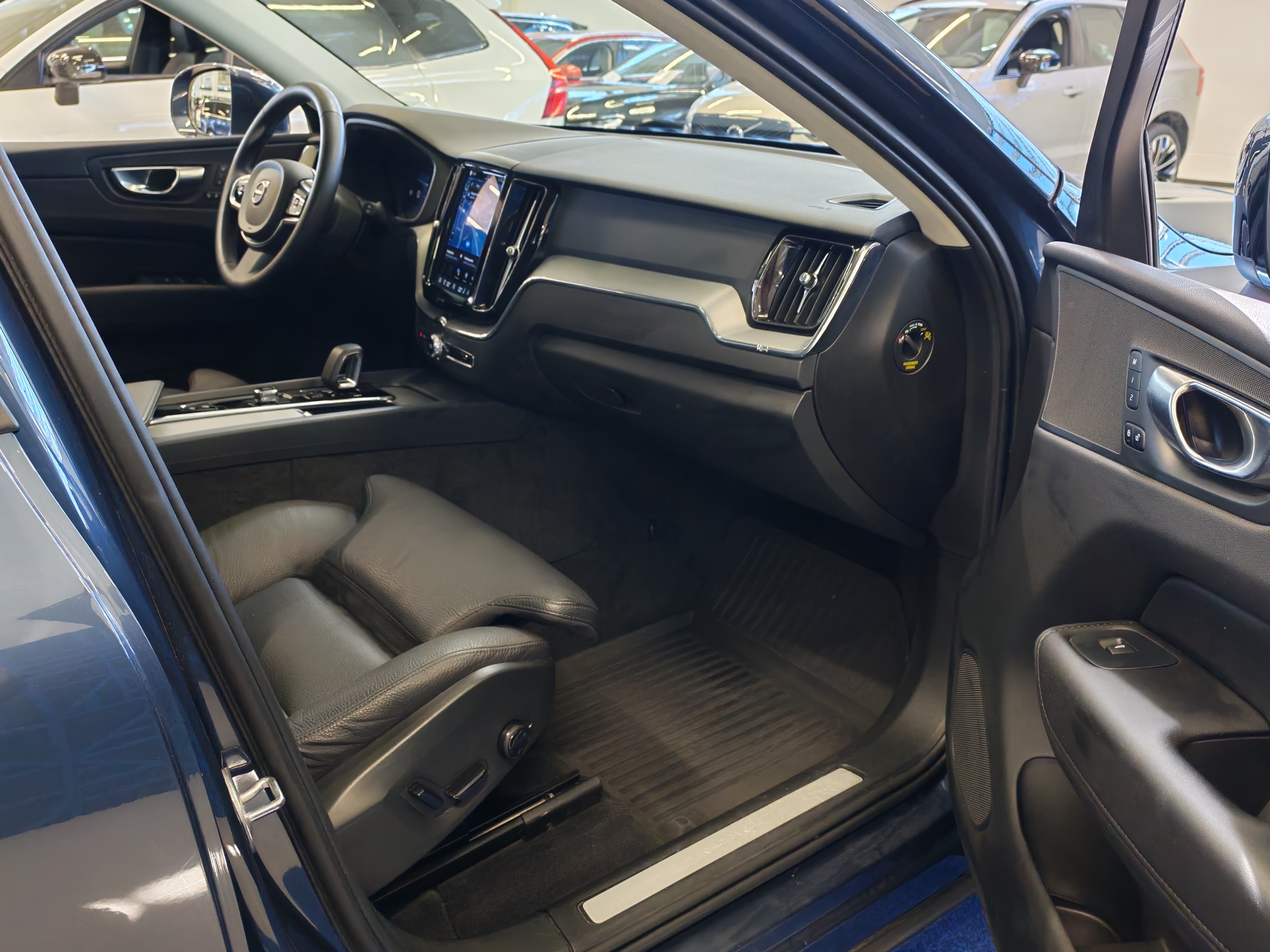 VOLVO XC60 2024