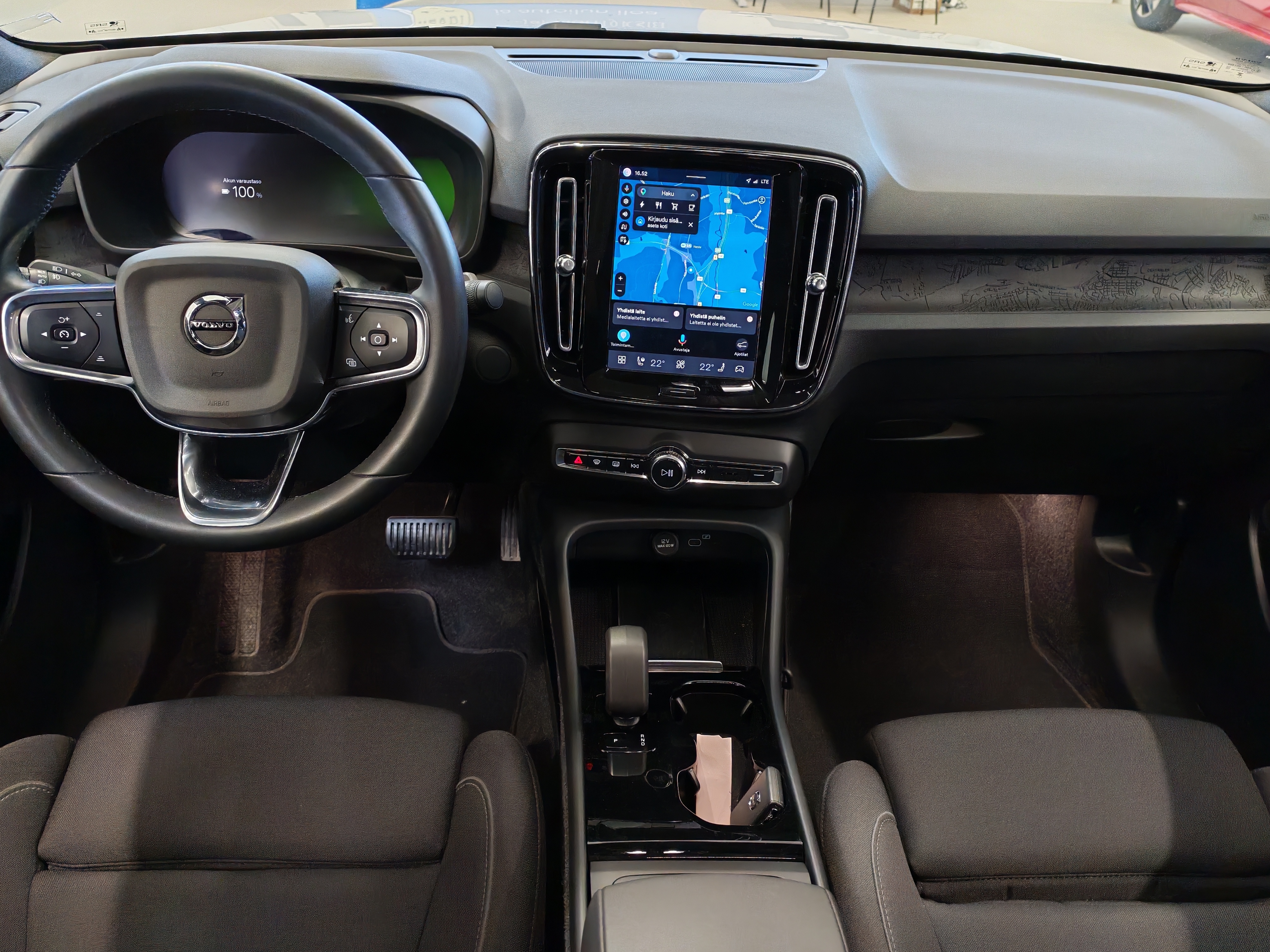VOLVO C40 2024