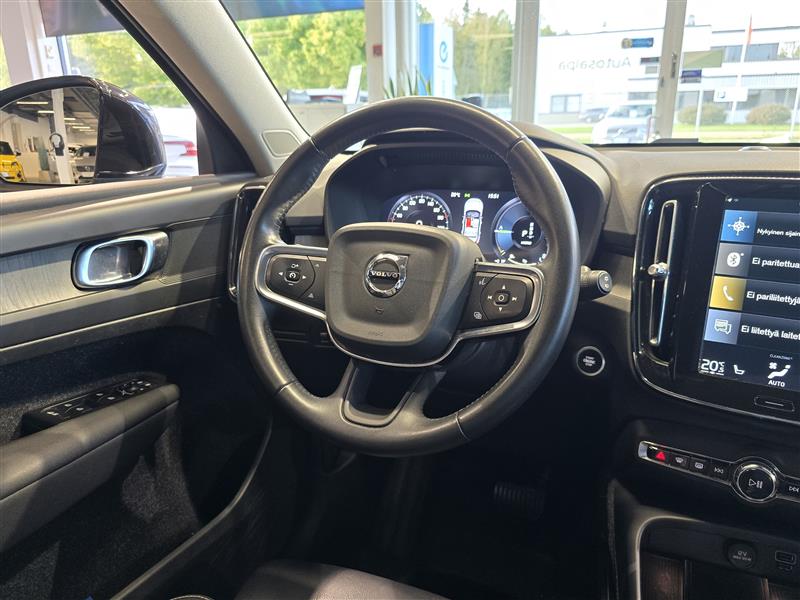 VOLVO XC40 2021