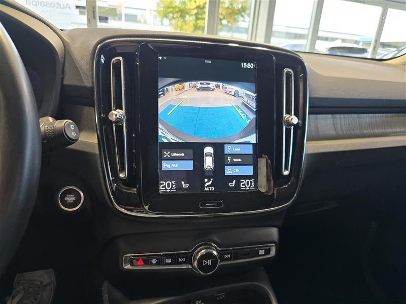 VOLVO XC40 2021