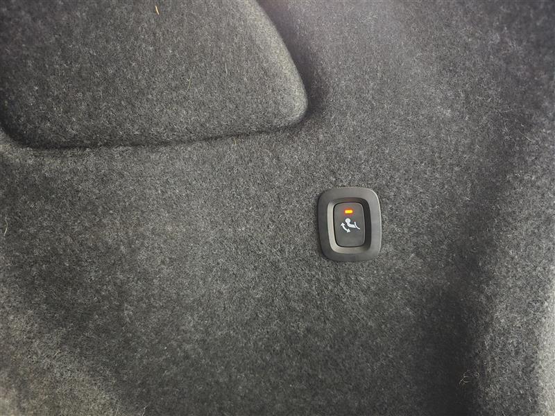 VOLVO XC40 2021