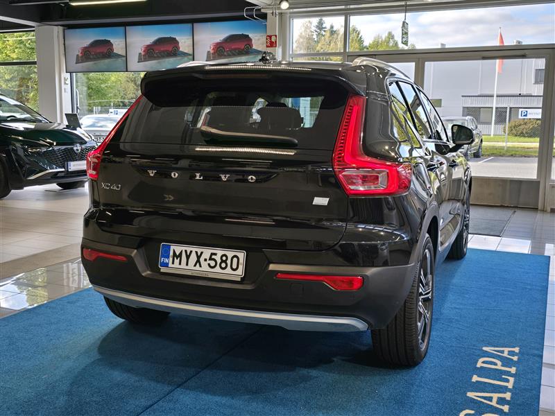 VOLVO XC40 2021