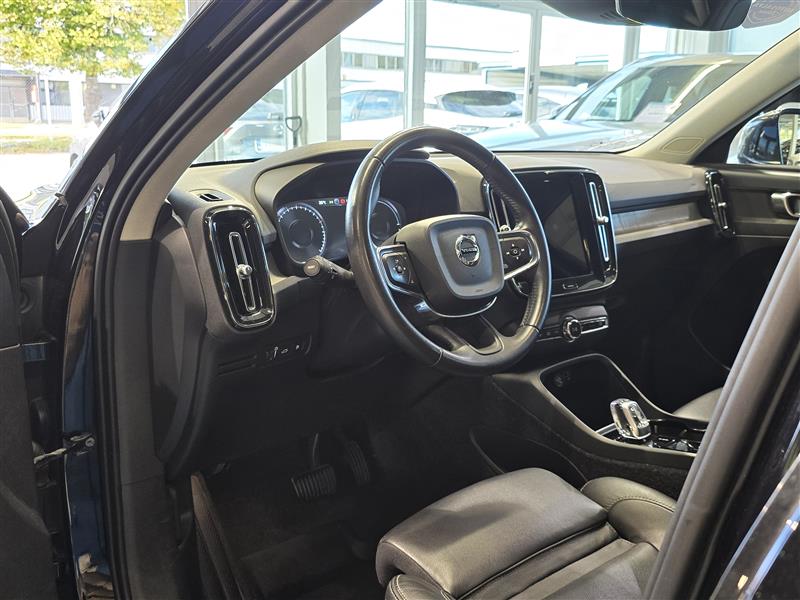 VOLVO XC40 2021