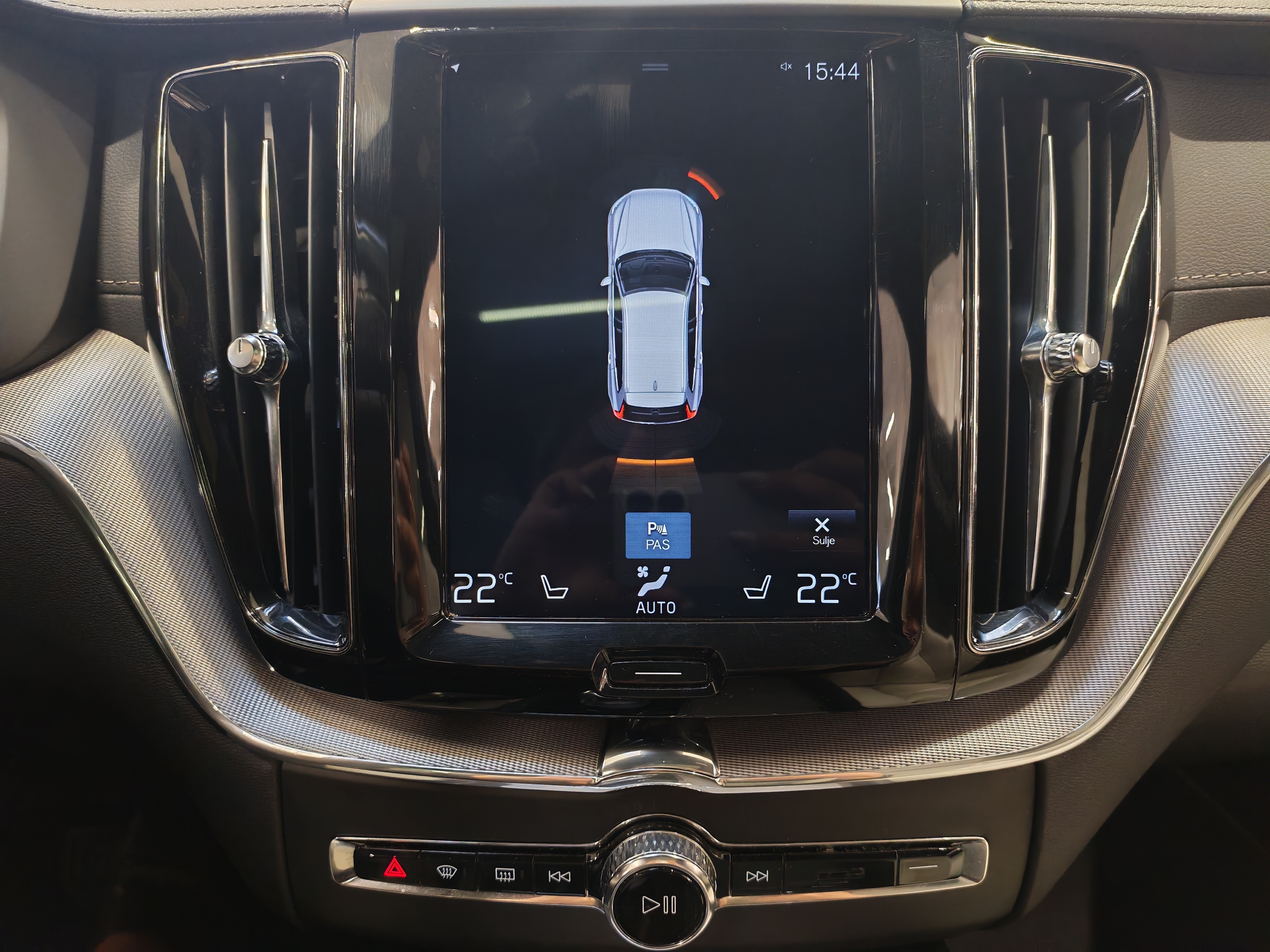 VOLVO XC60 2019