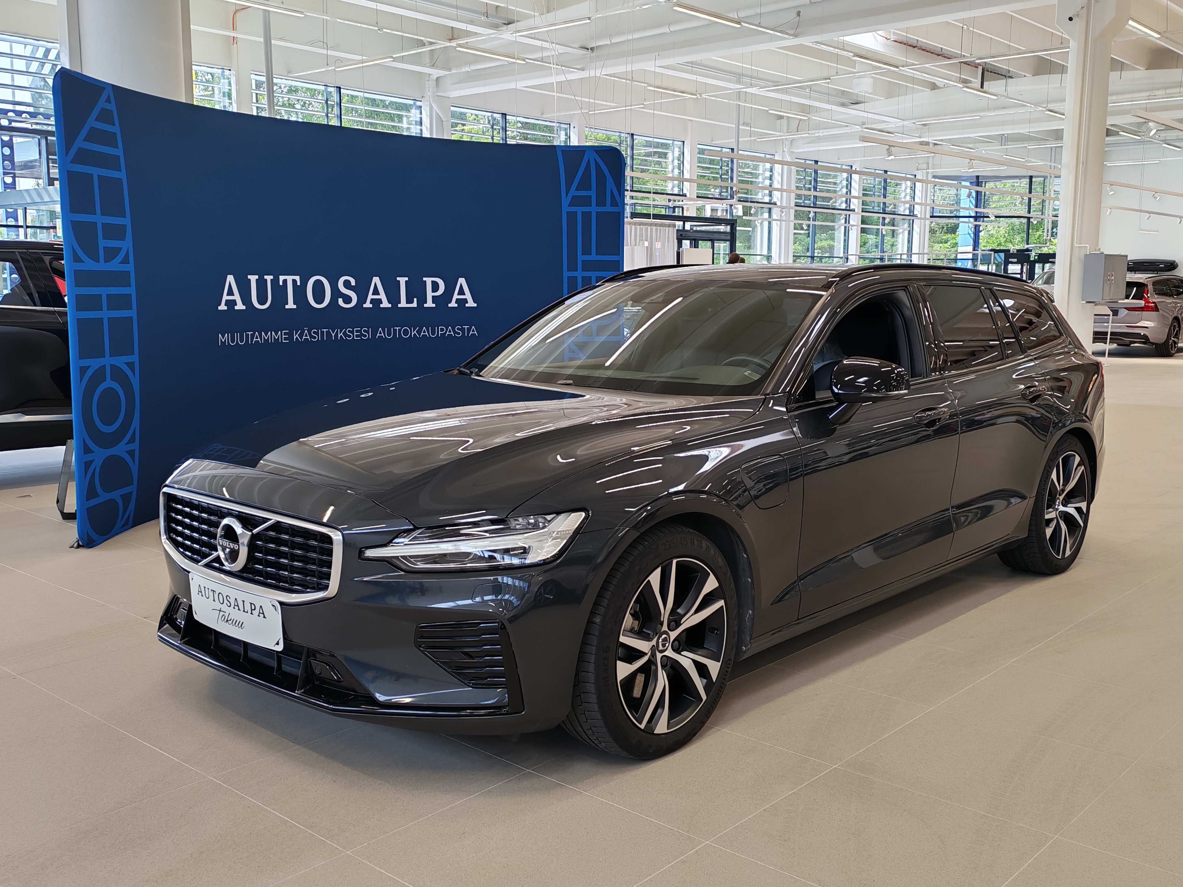 VOLVO V60 2020
