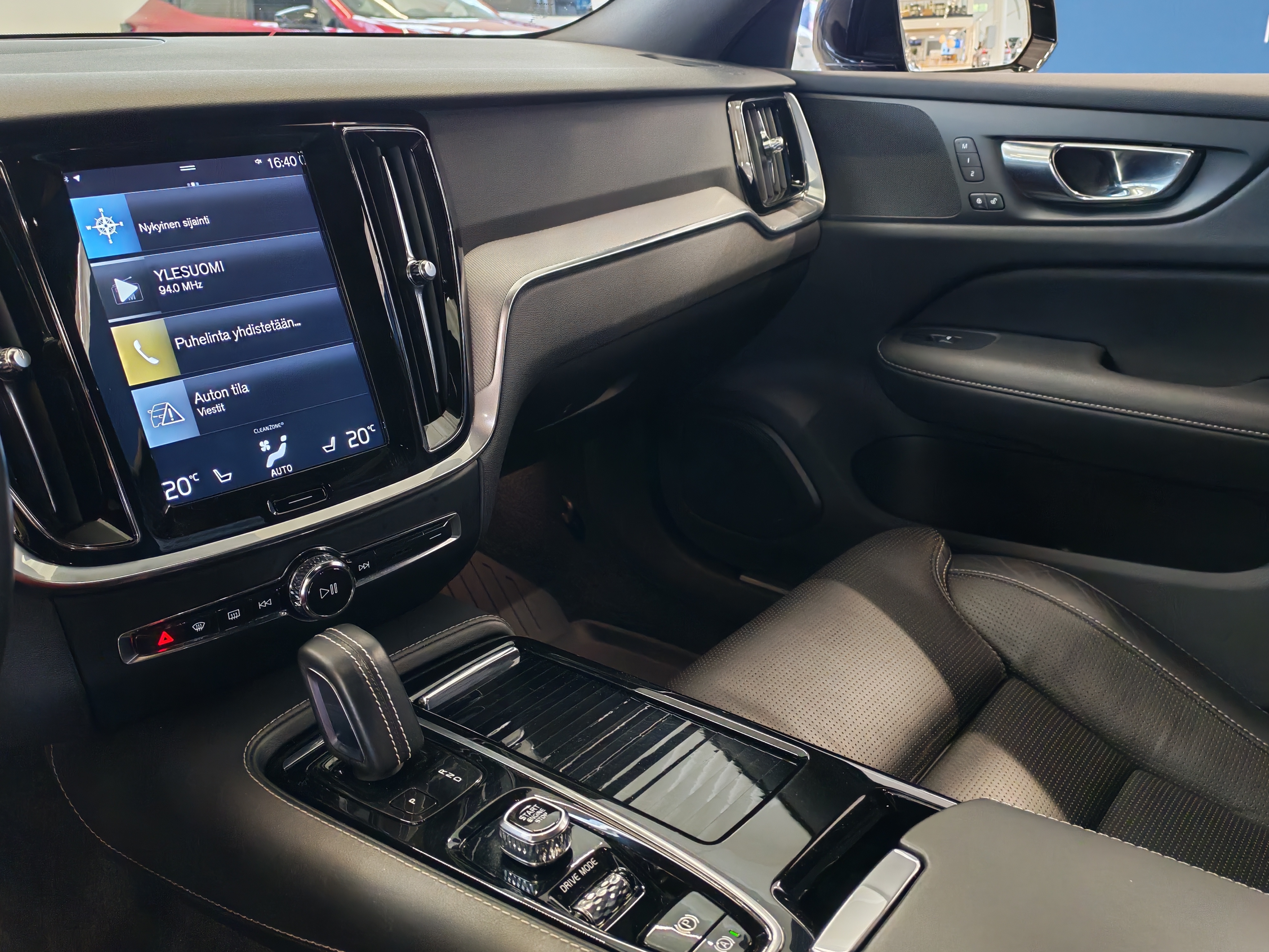 VOLVO V60 2020