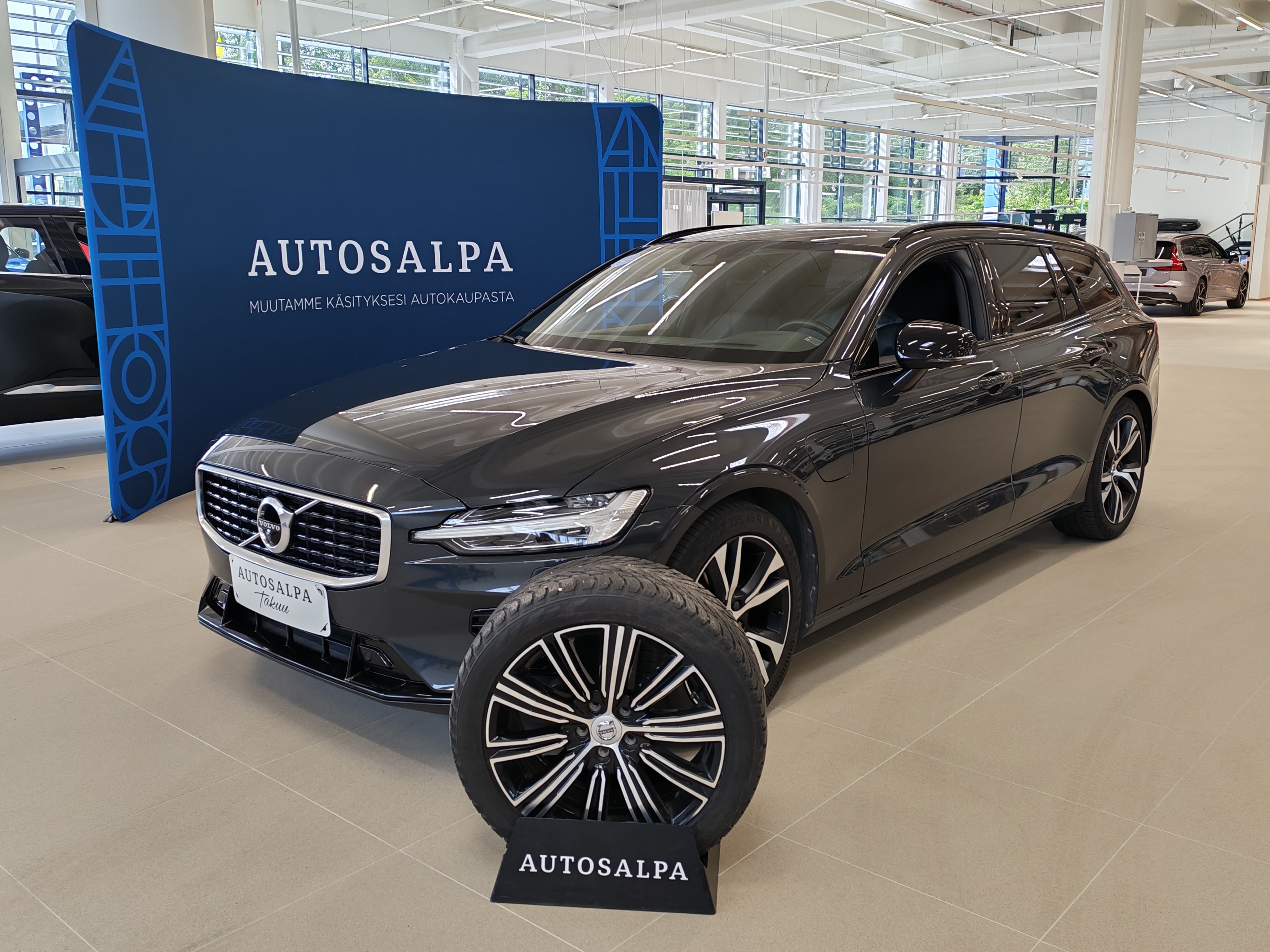VOLVO V60 2020