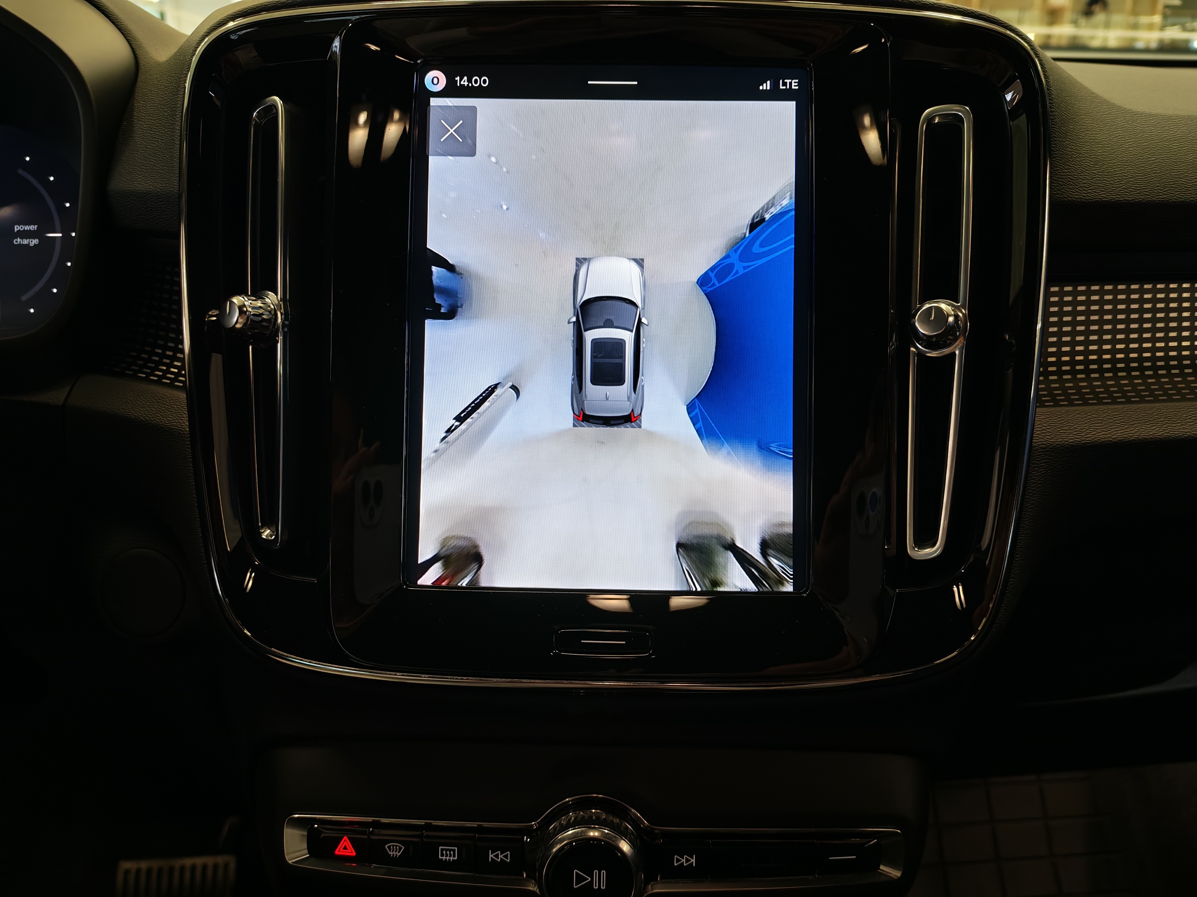 VOLVO EX40 2026