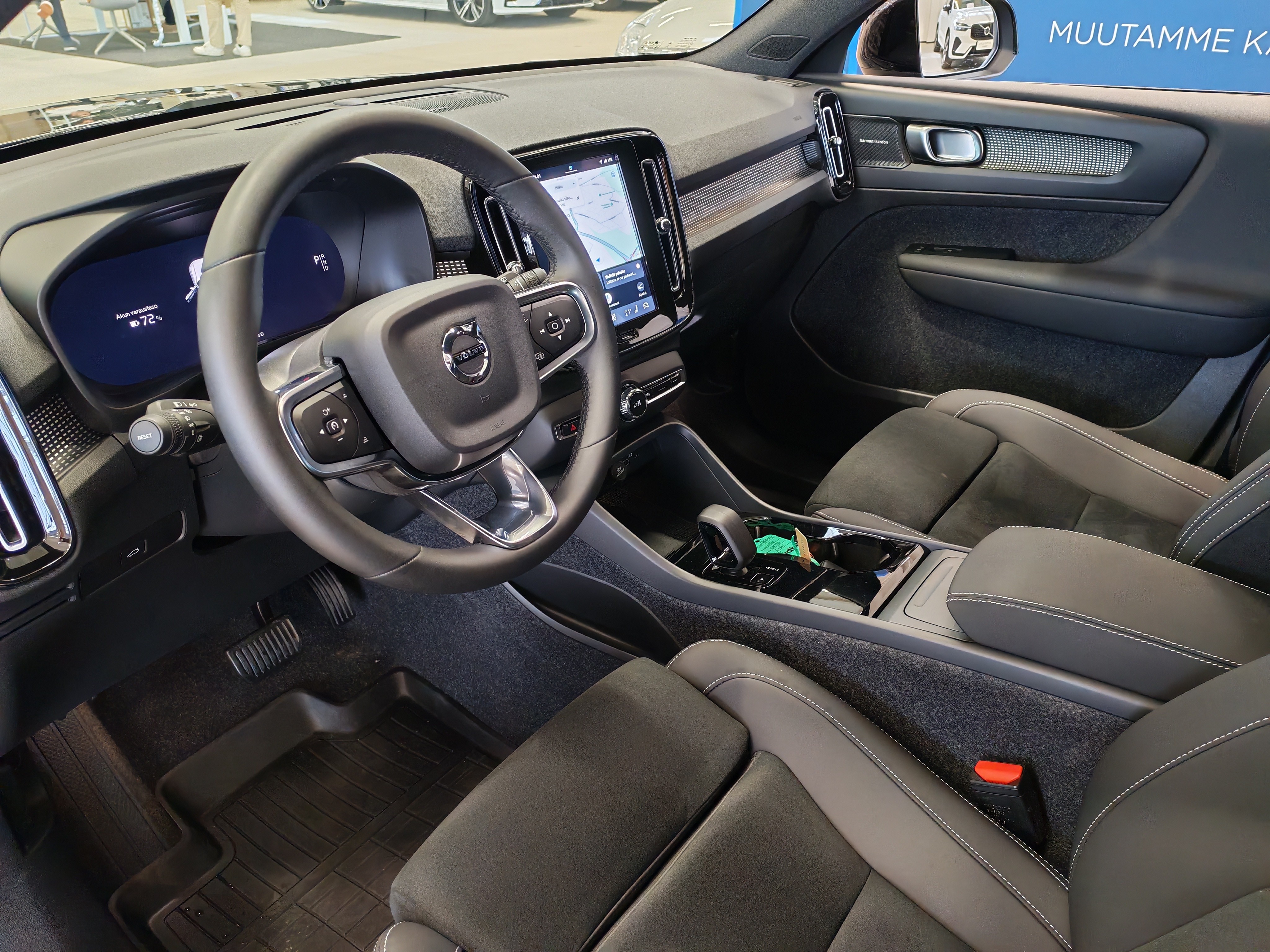 VOLVO EX40 2026