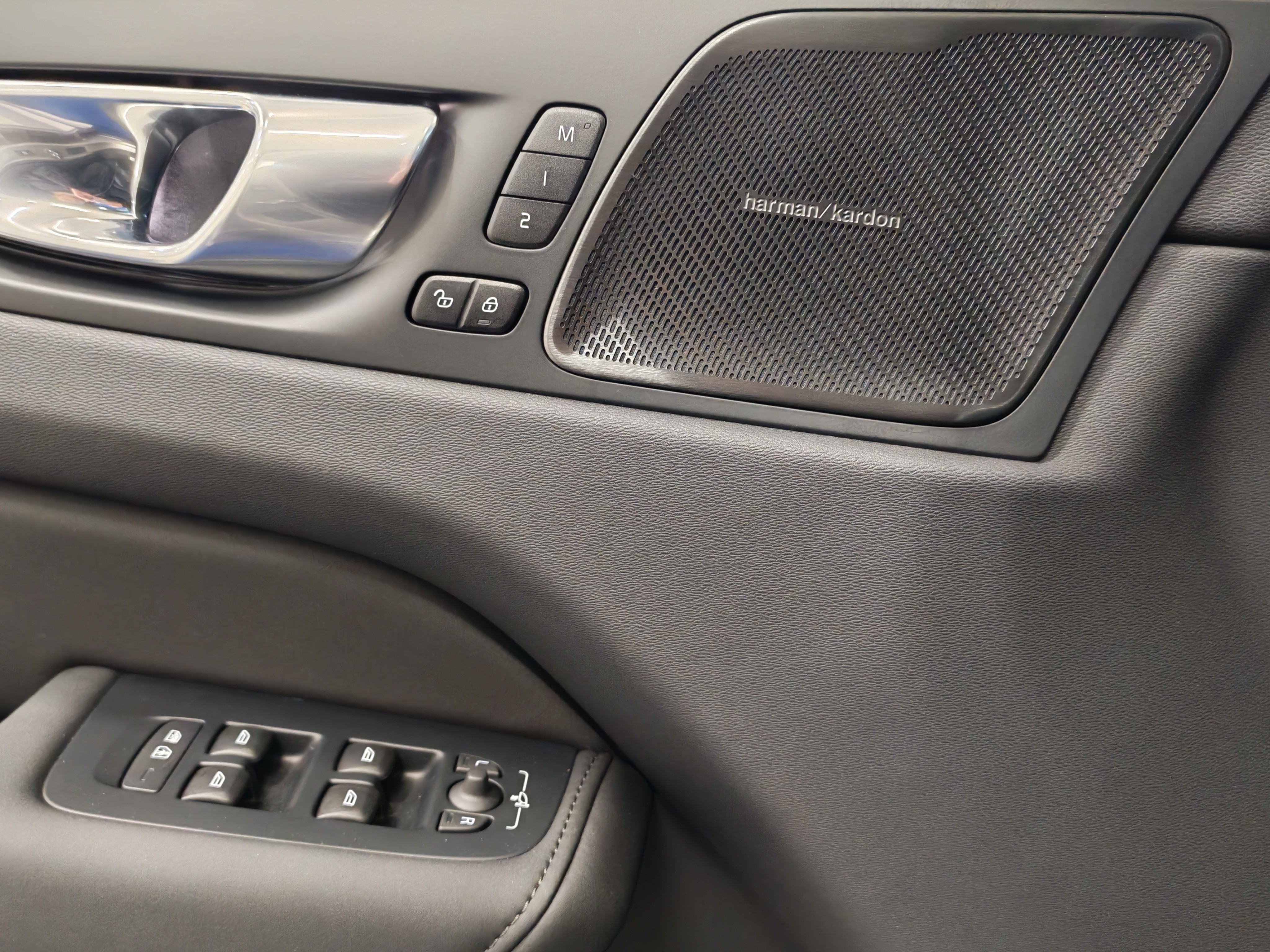 VOLVO XC60 2026