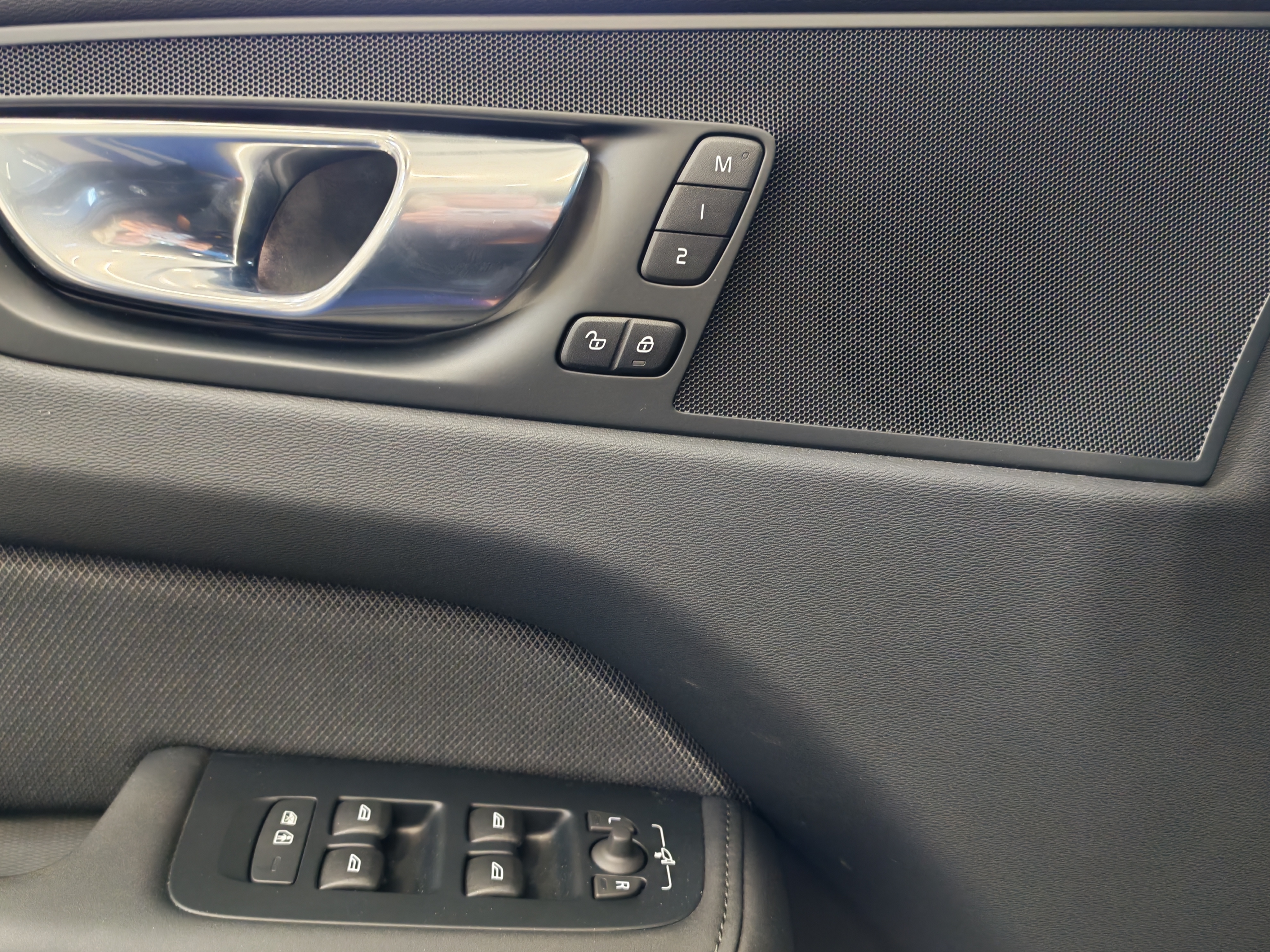 VOLVO XC60 2026