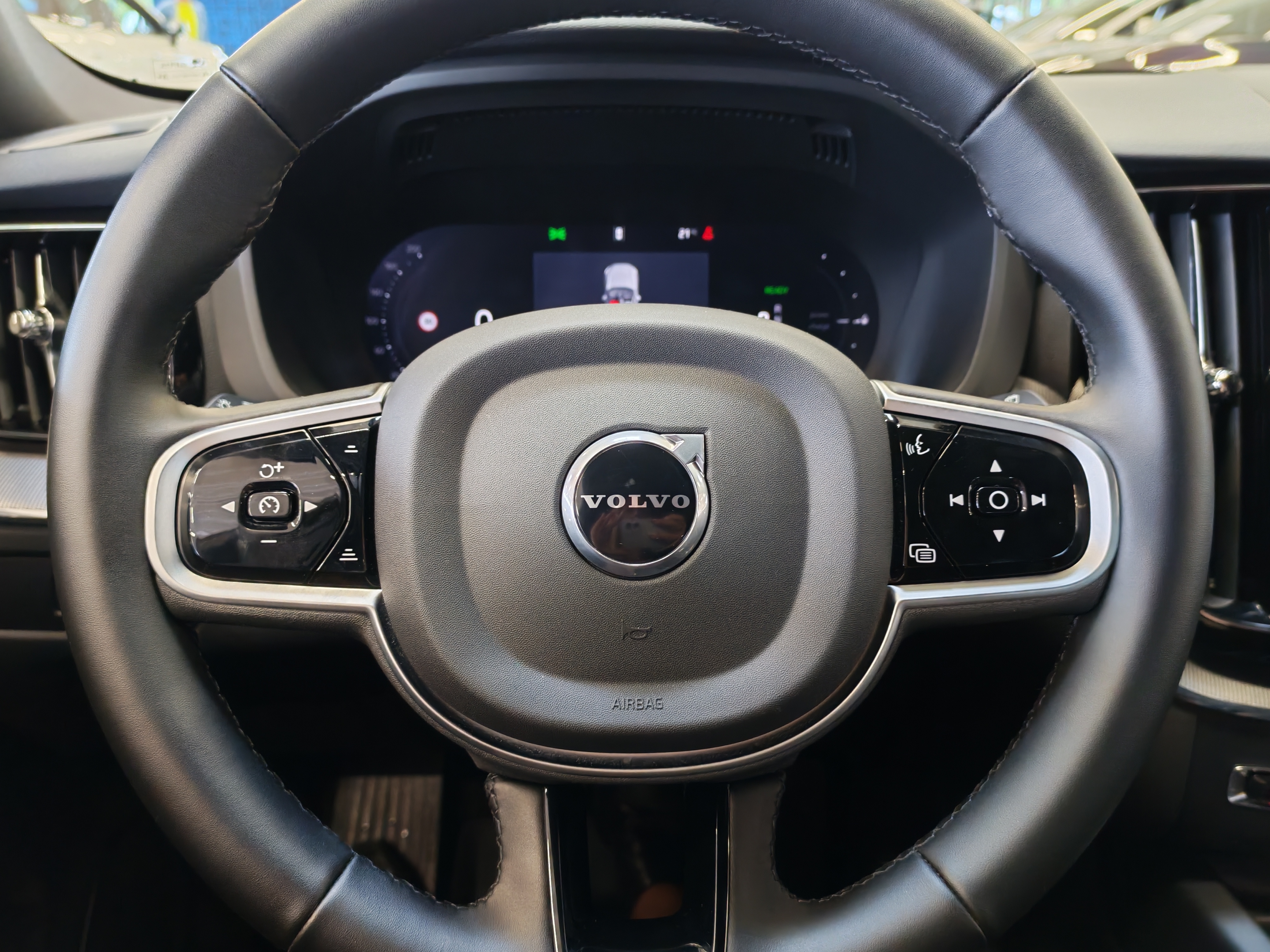VOLVO XC60 2026